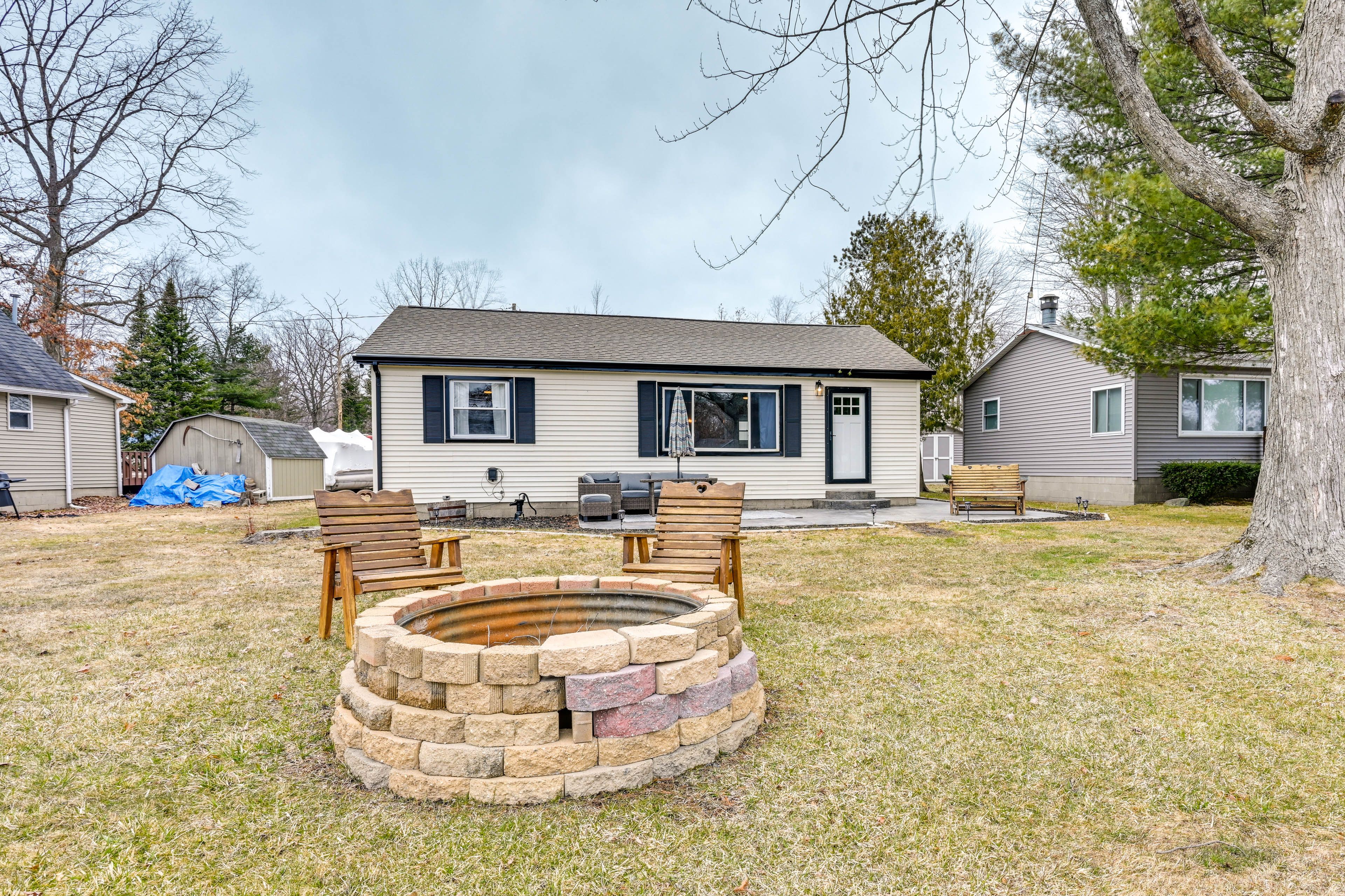 Fire Pit | Outdoor Seating