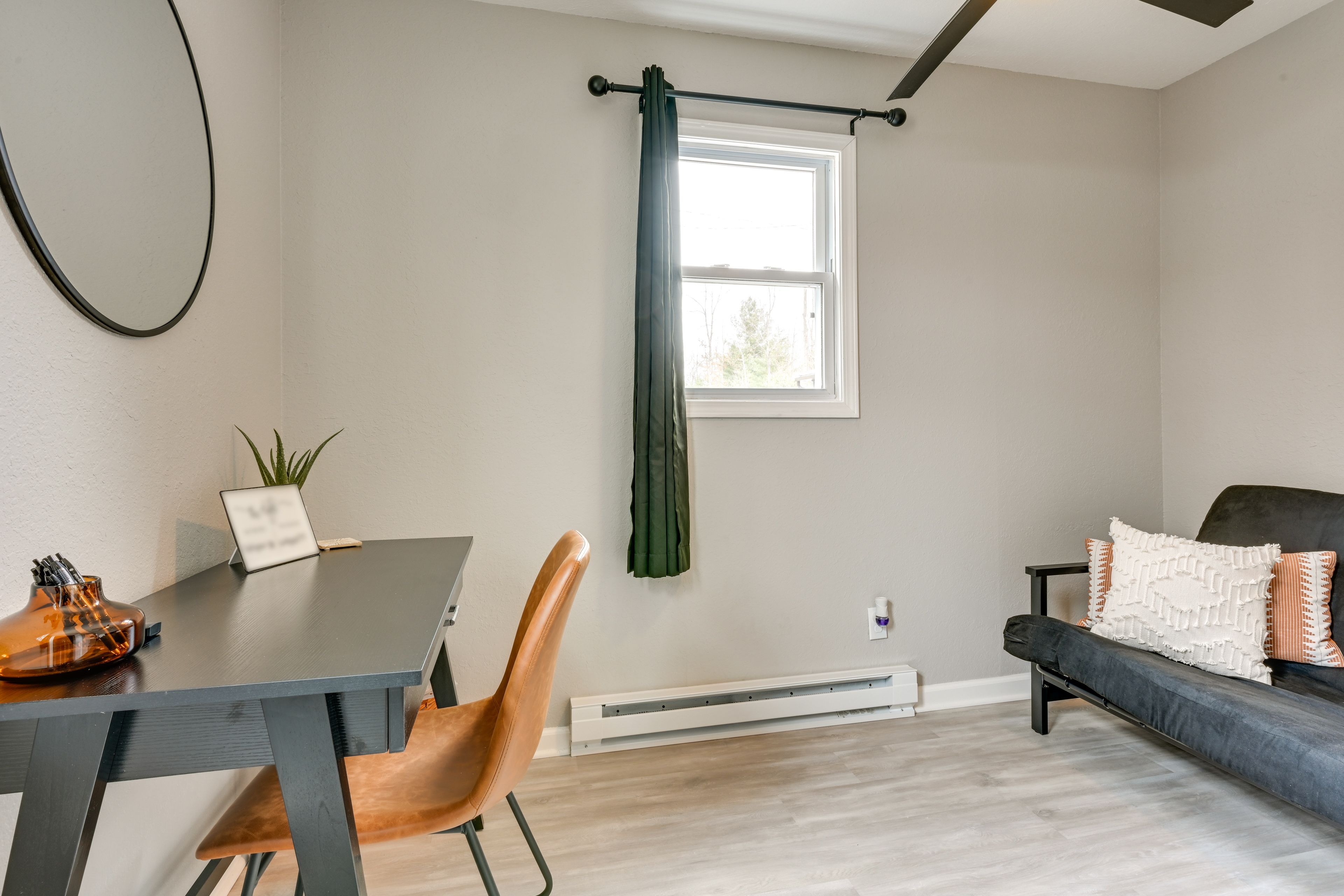 Bedroom 3 | Futon | Laptop-Friendly Desk