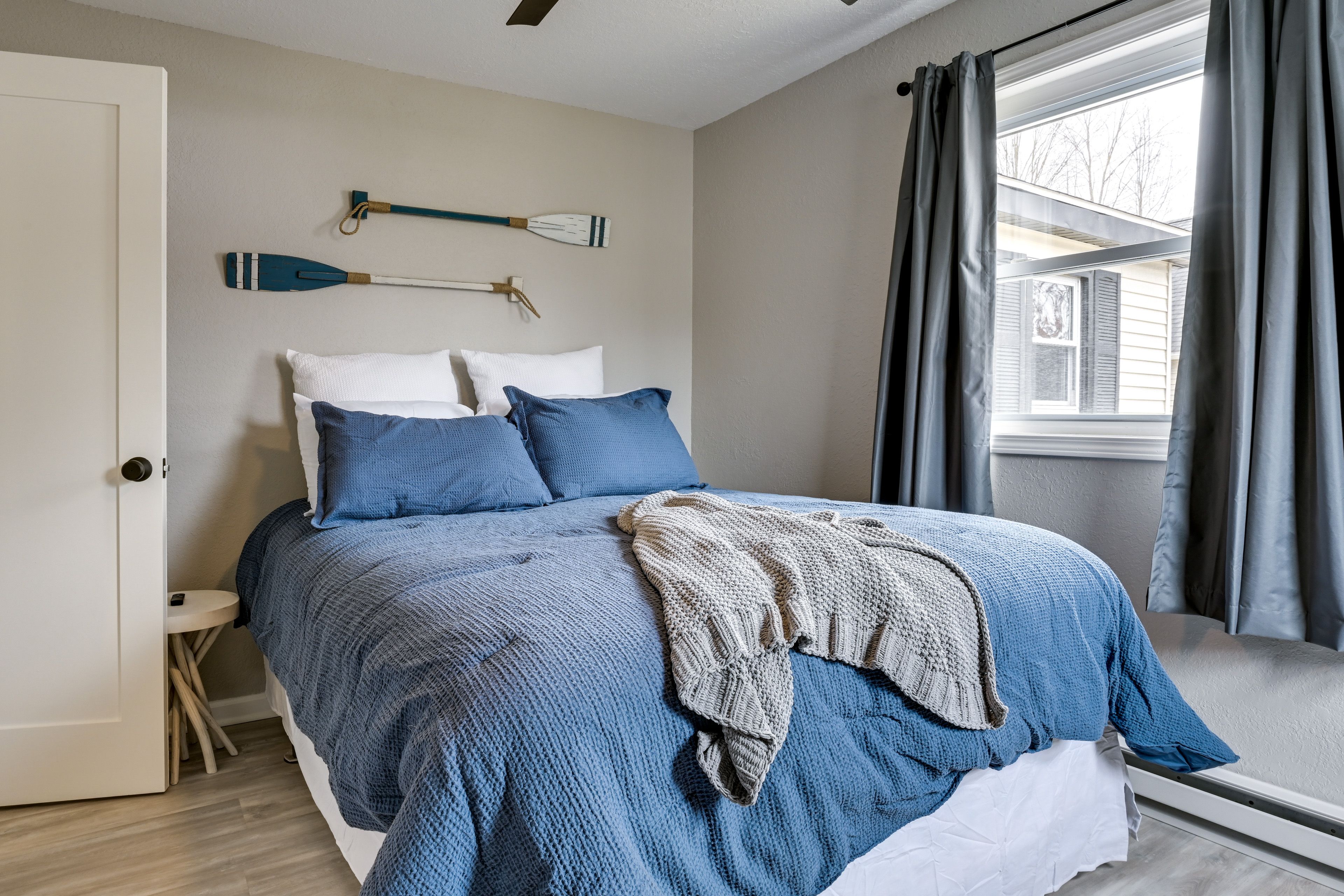 Bedroom 2 | Queen Bed