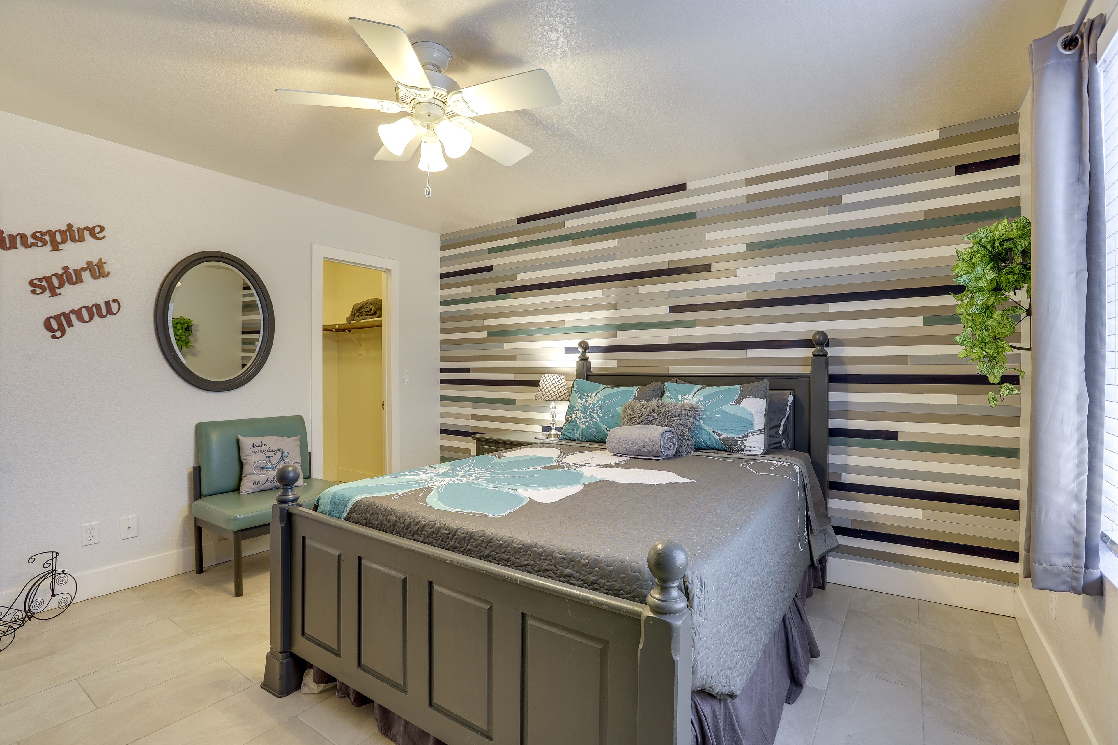 Bedroom 2 | Queen Bed | Smart TV