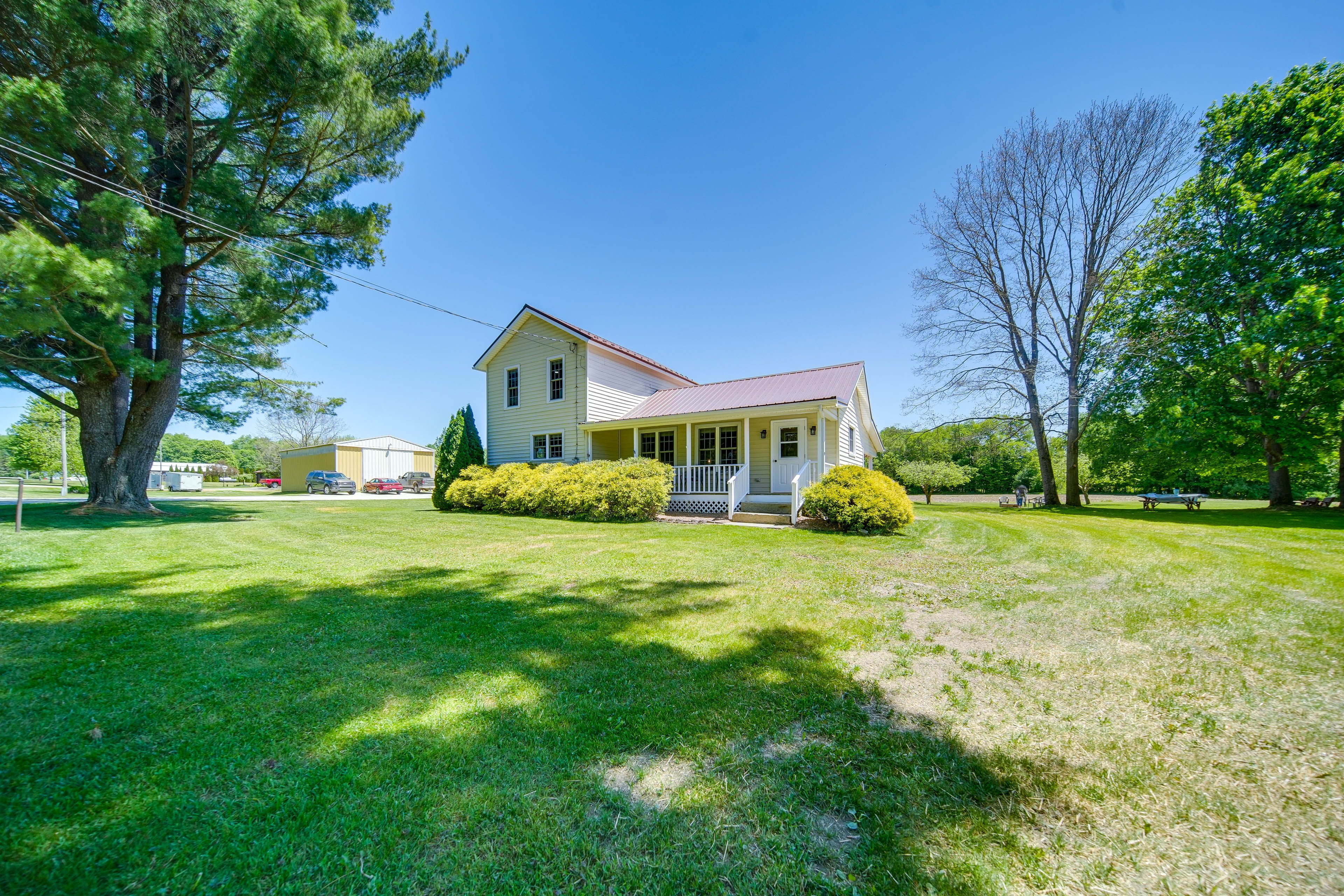 Parking | Driveway (6 Vehicles)