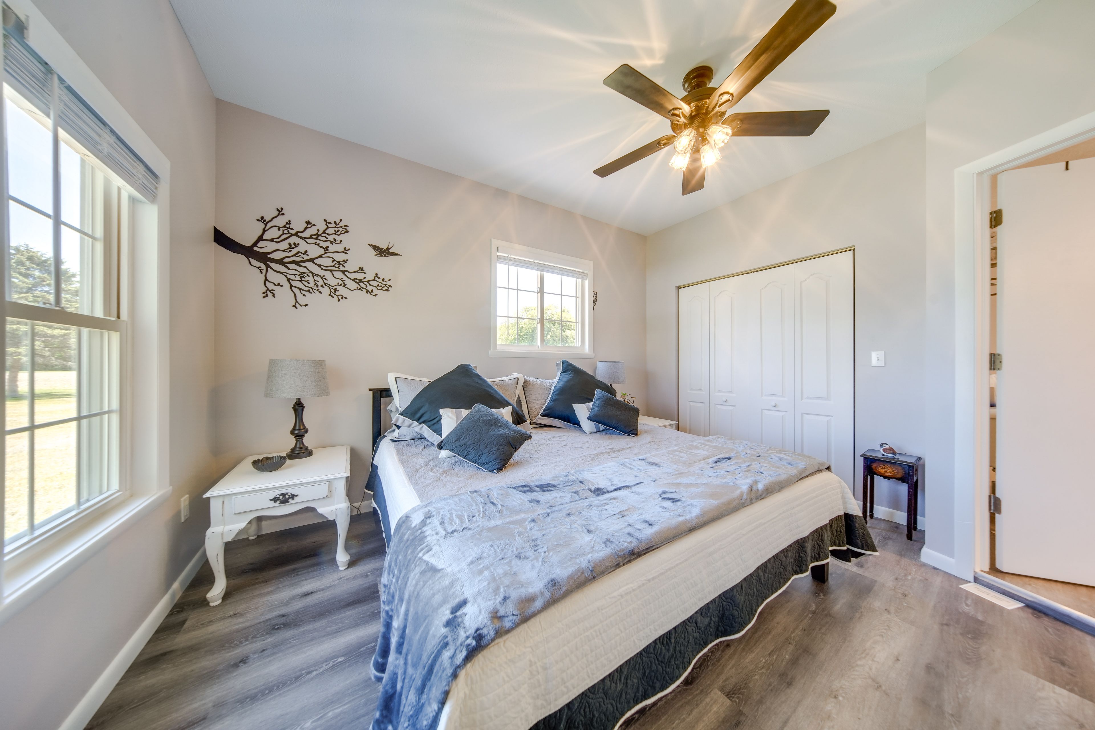 Bedroom 1 | 1st Floor | King Bed | Linens Provided | Smart TV