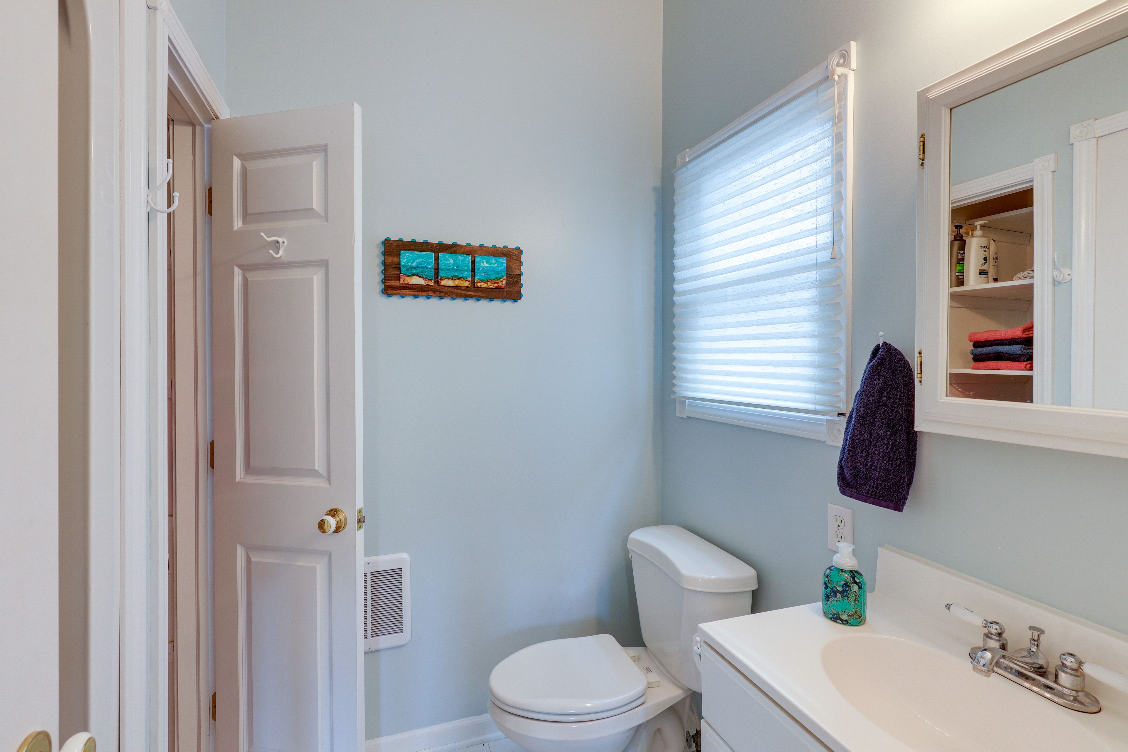 Full Bathroom | Complimentary Toiletries