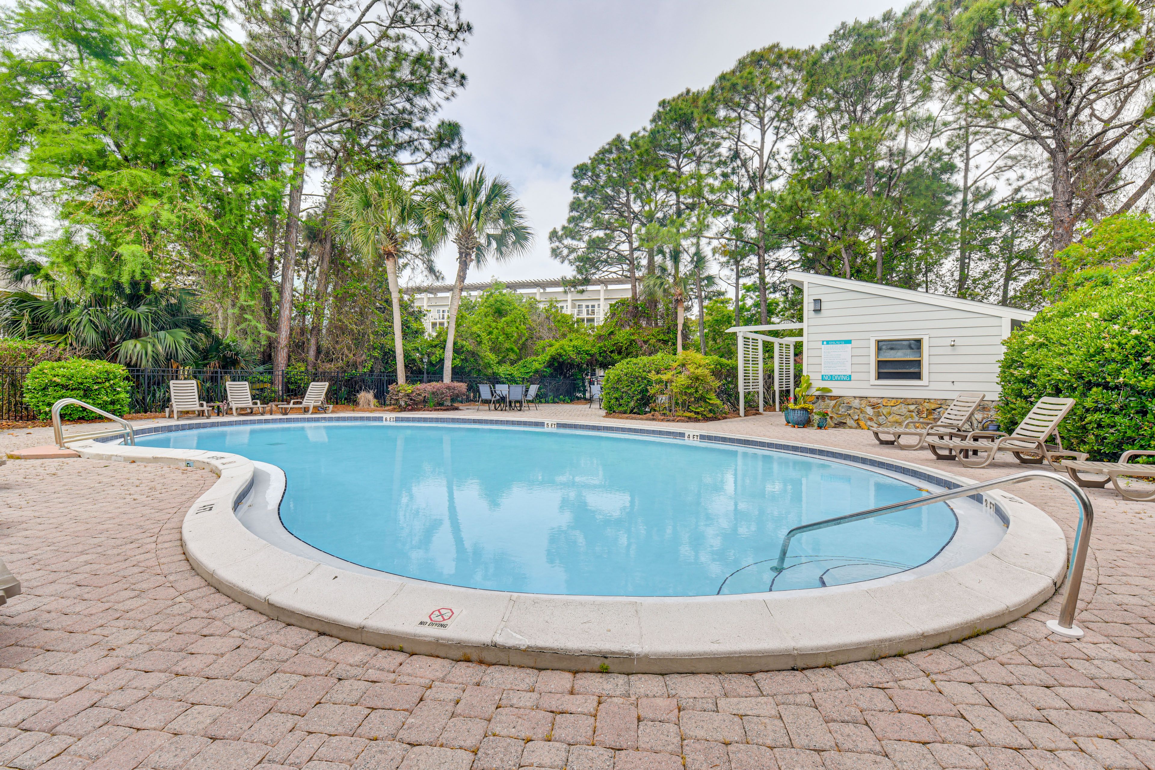 Community Amenities | 2 Outdoor Pools | Tennis Courts | Walk to Beach