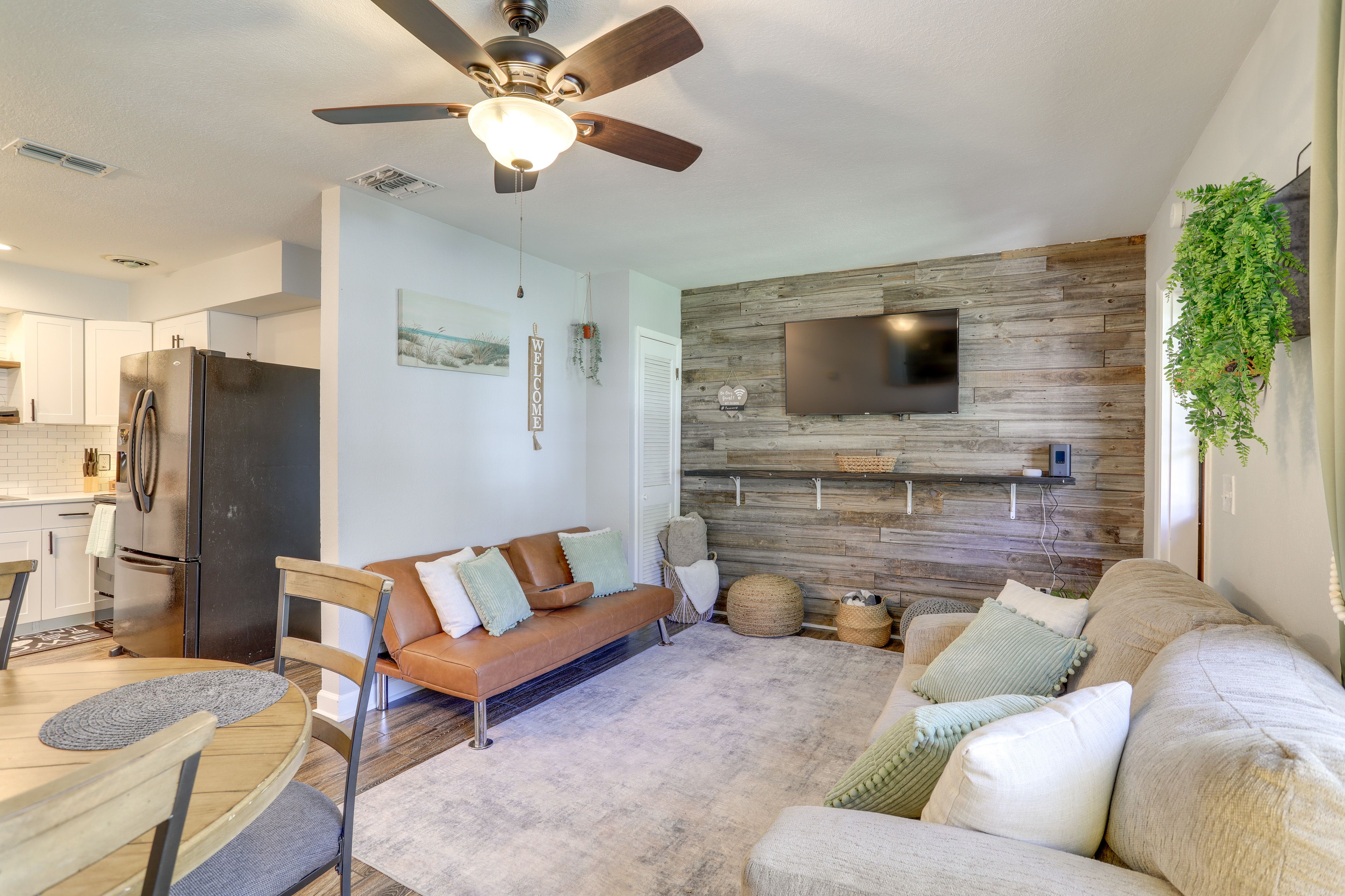 Living Room | Full Futon
