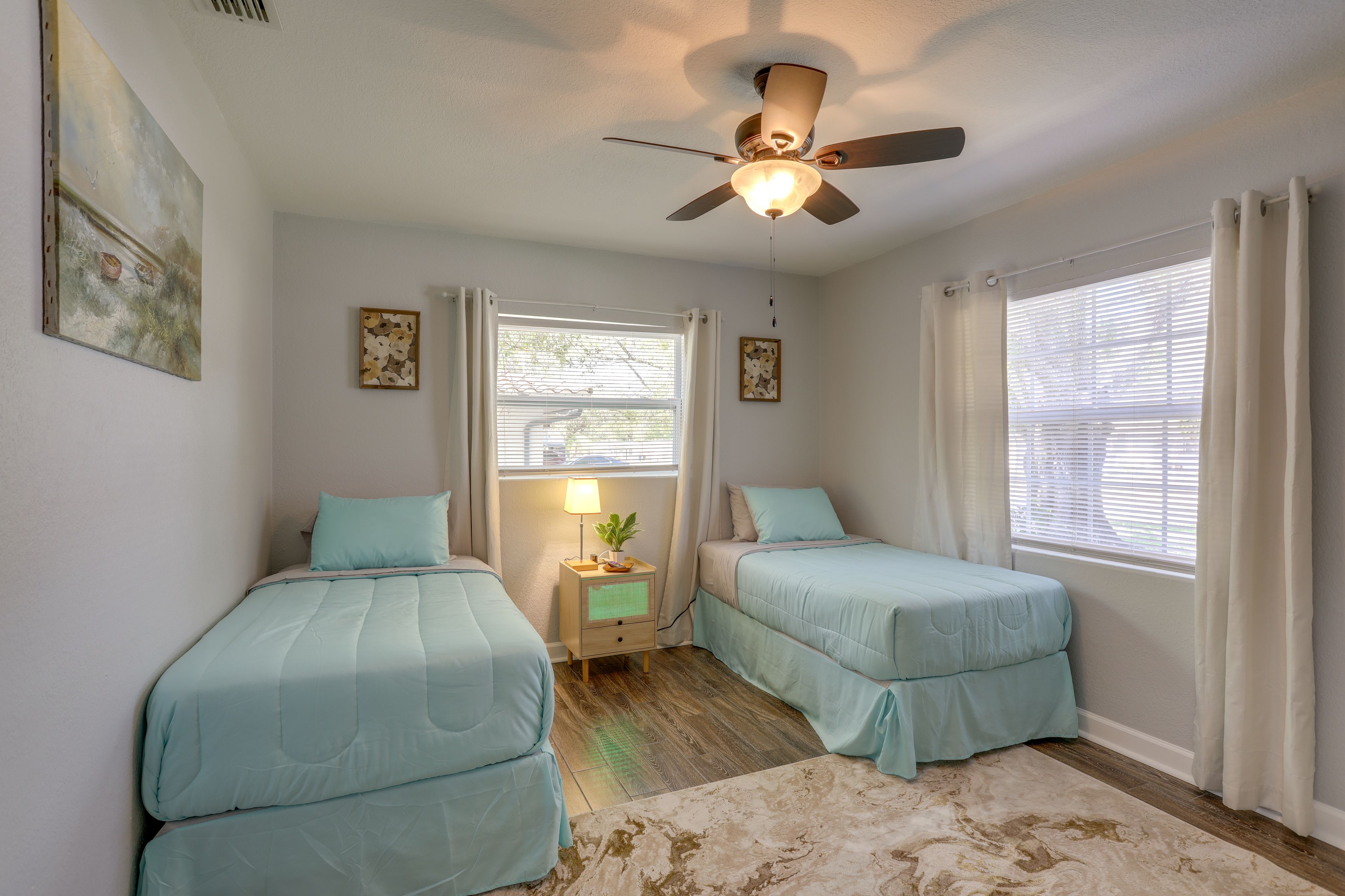 Bedroom 2 | 2 Twin Beds