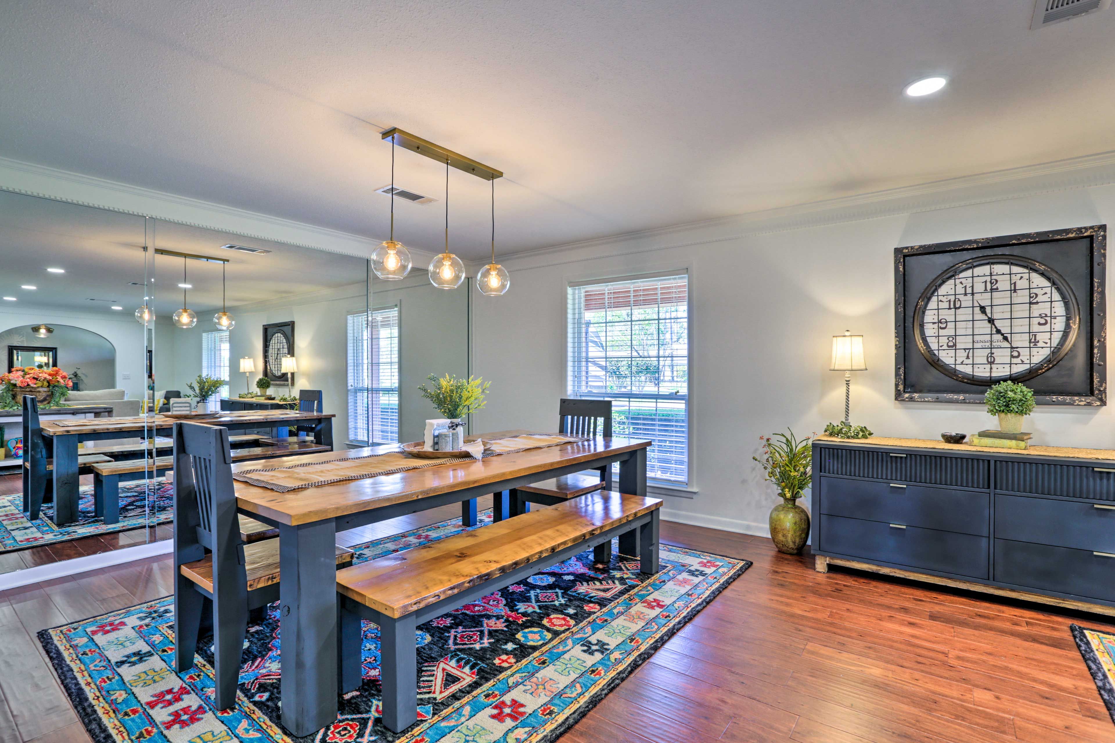 Dining Area | Dining Table | Dishware/Flatware