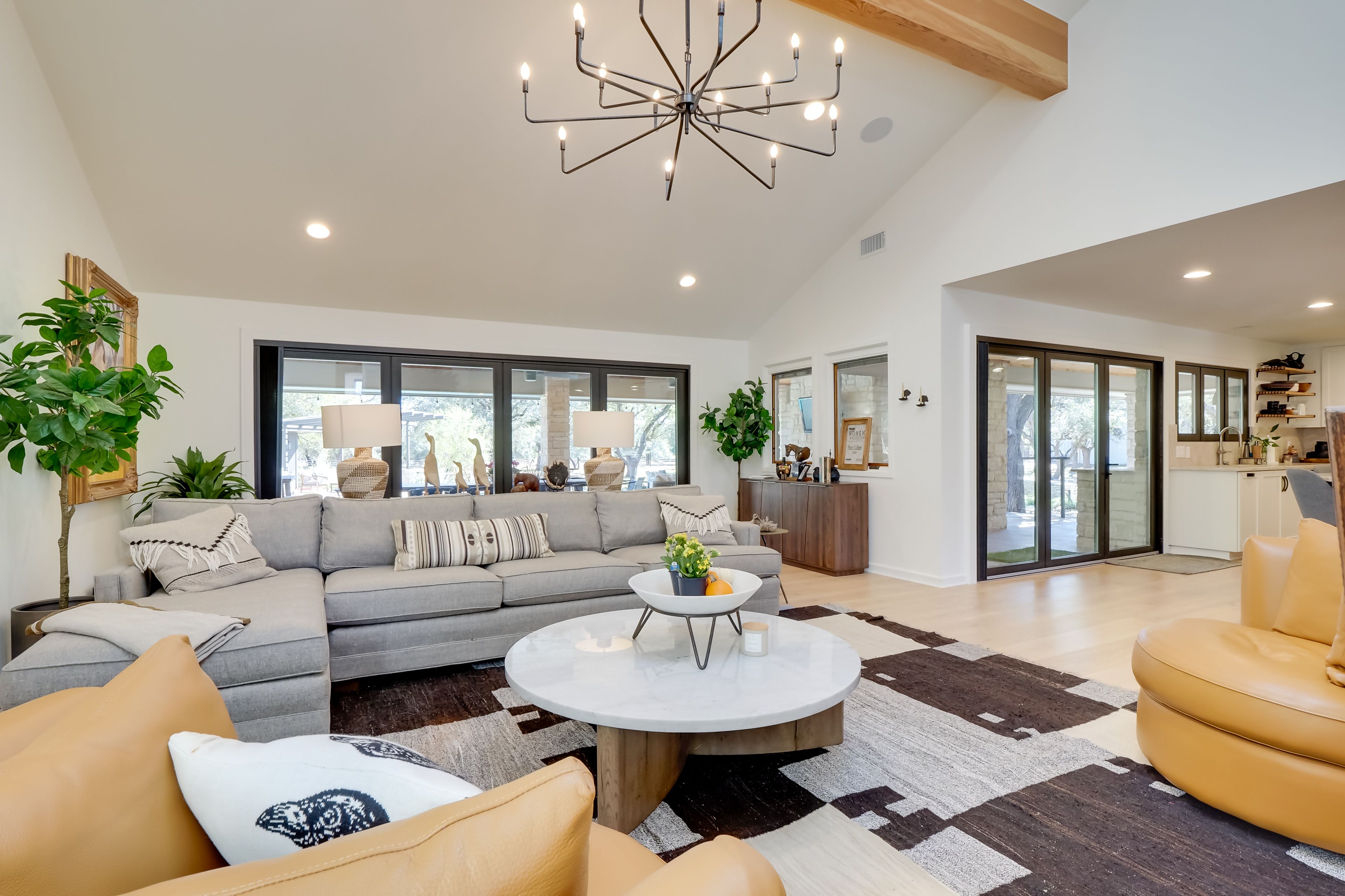 Living Room | Smart TV | Free WiFi