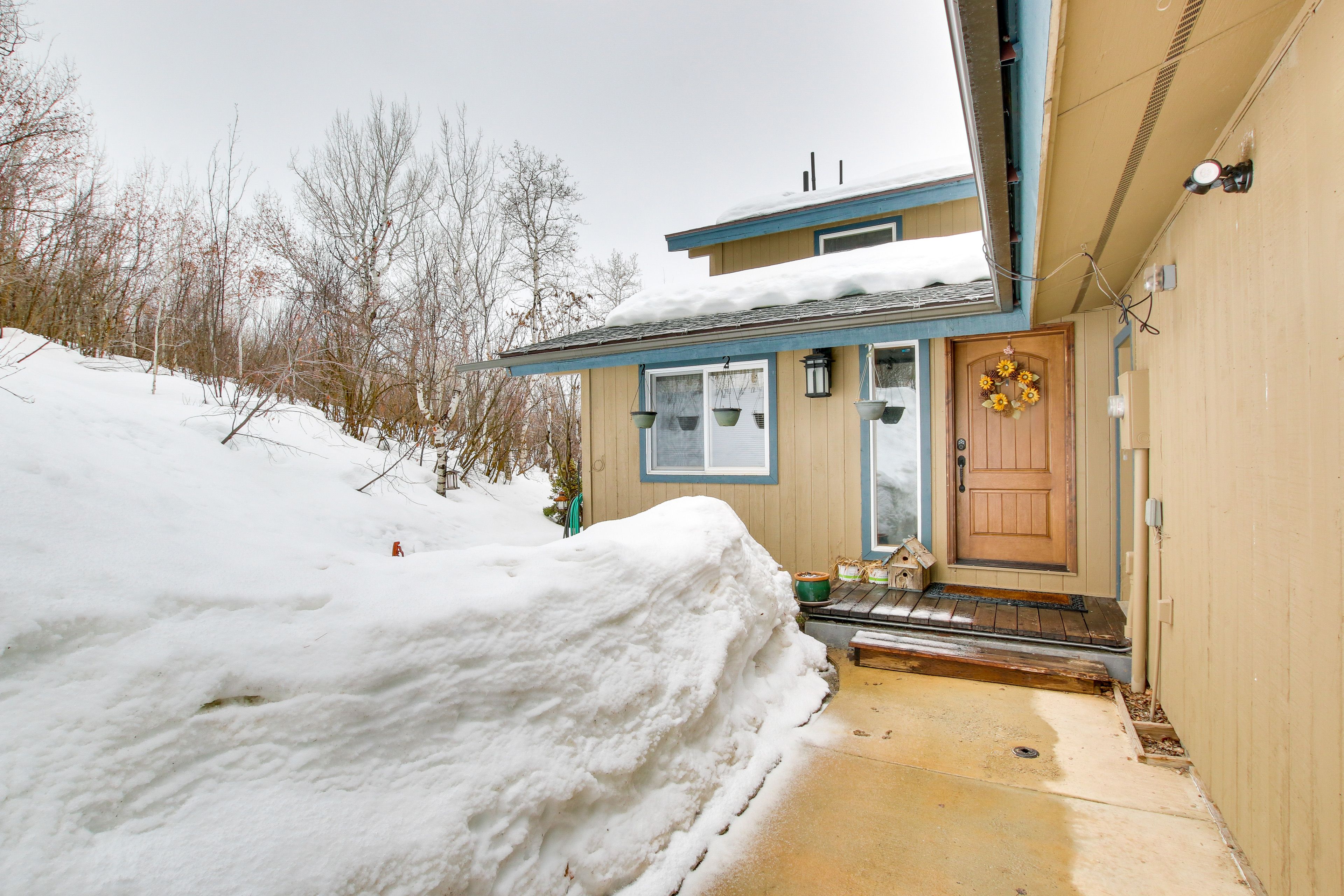 Home Entrance | Keyless Entry | 2 Exterior Security Cameras (Facing Out)