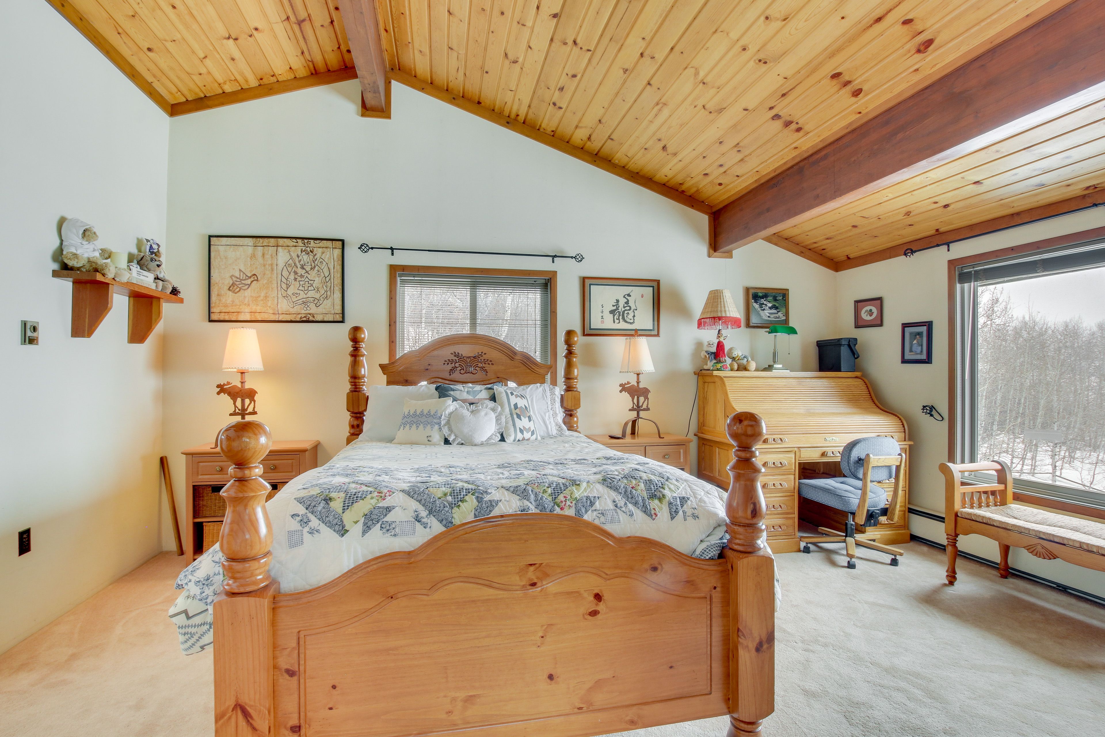 Bedroom 1 | 2nd Floor | Queen Bed | Linens Provided | Smart TV