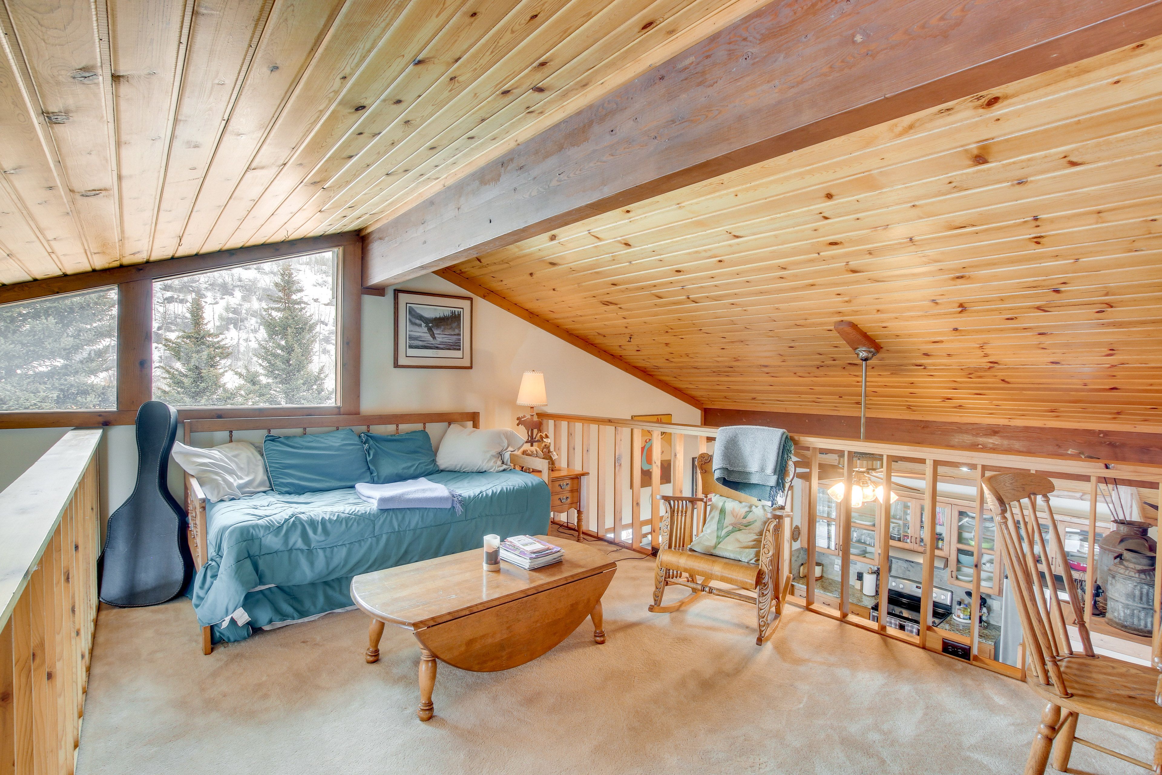 Loft | 2nd Floor | Twin Daybed w/ Twin Trundle