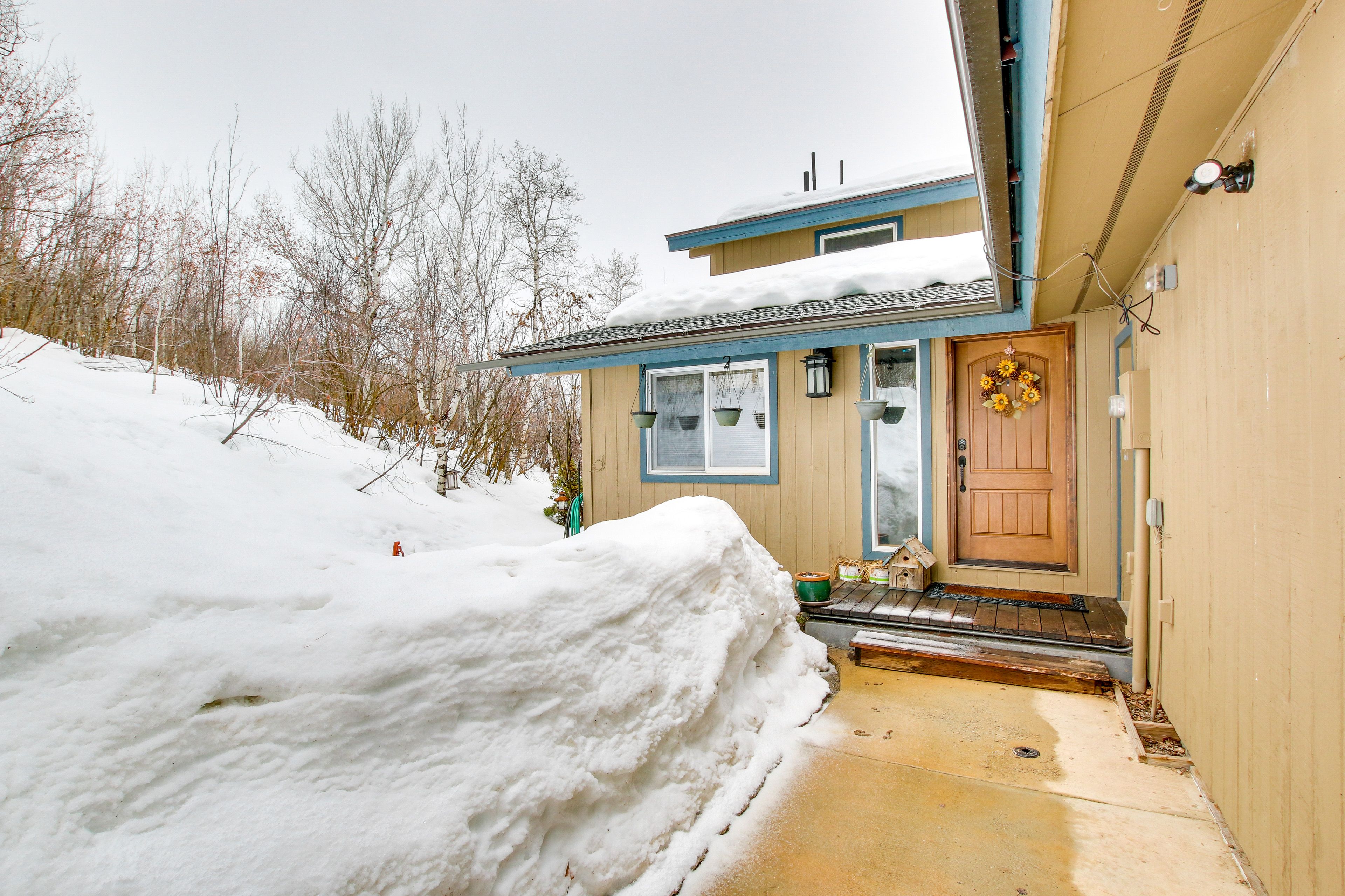 Home Entrance | Keyless Entry | 2 Exterior Security Cameras (Facing Out)