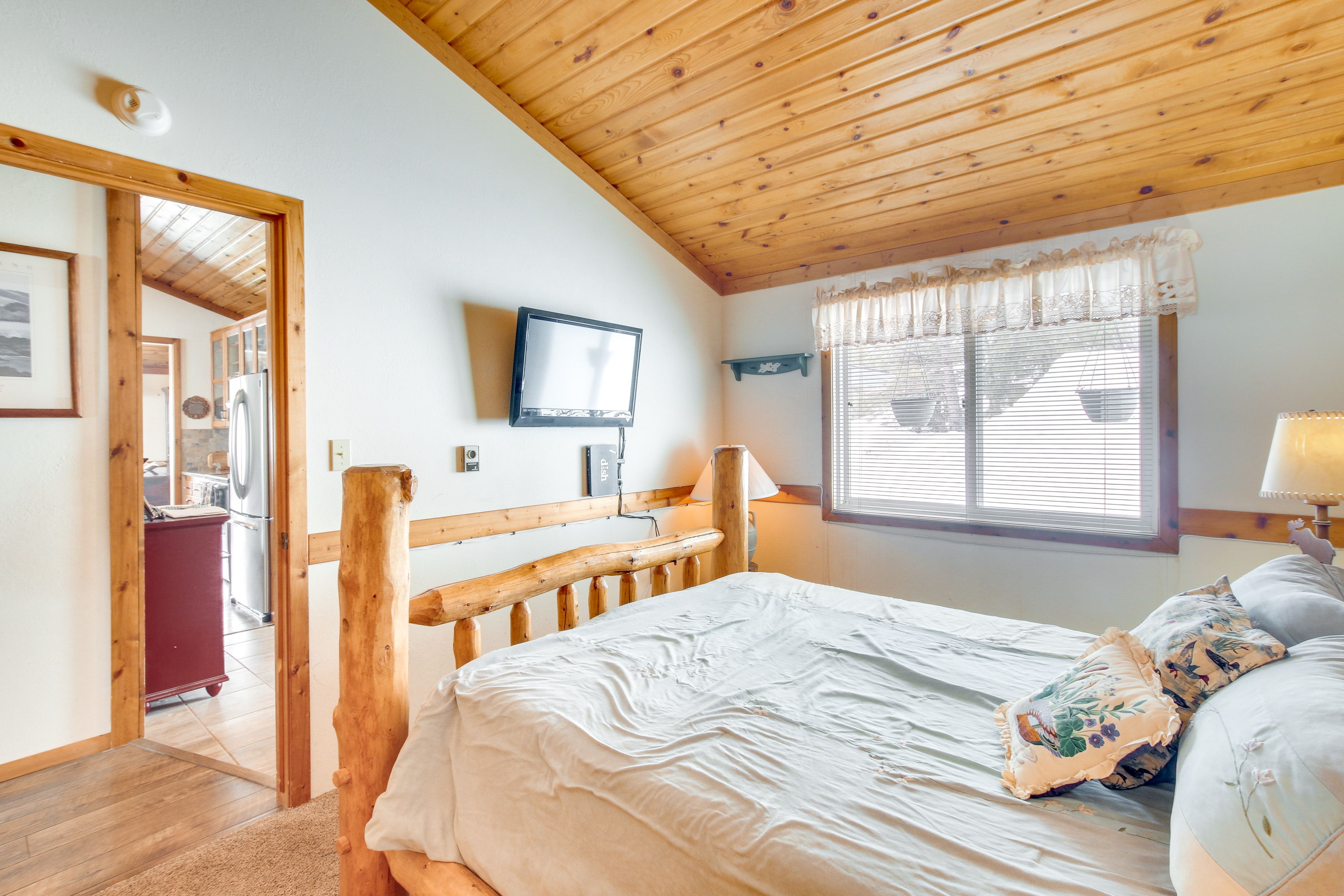 Bedroom 3 | 1st Floor | Full Bed | Smart TV