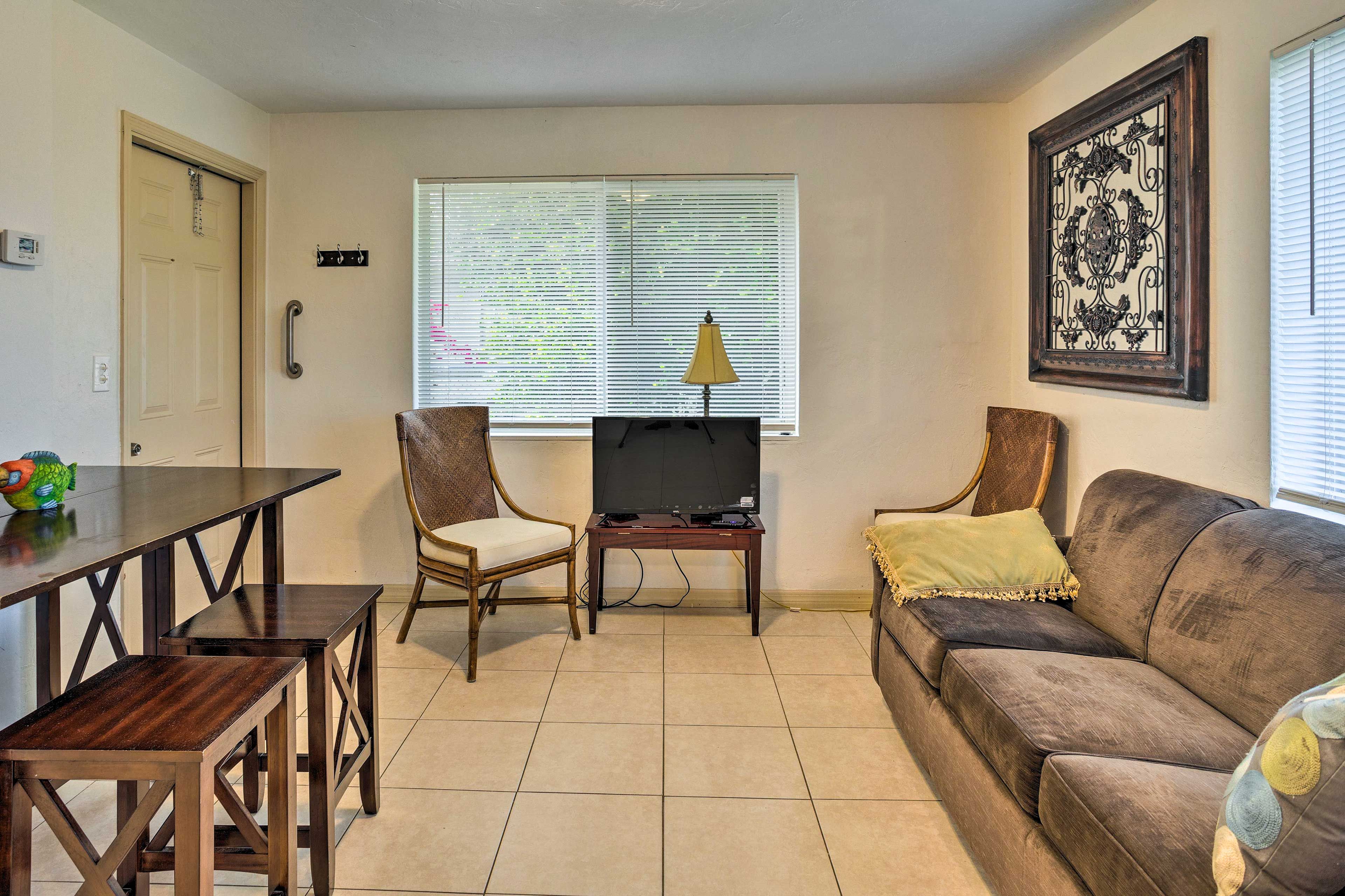 Living Room | Keyless Entry | Spacious Yard | Downtown Location