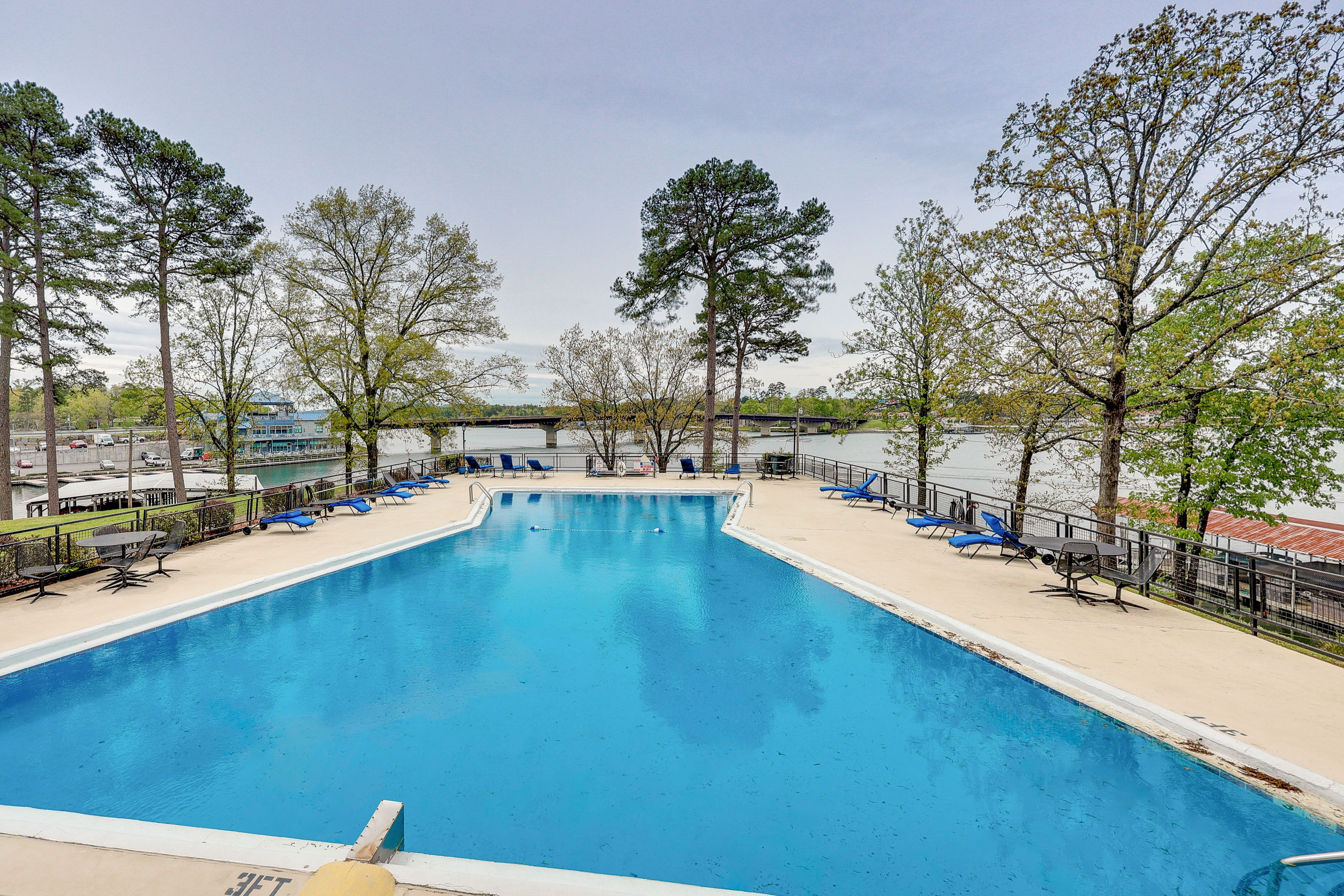 Community Amenities | Free WiFi | Central A/C | Coin Laundry