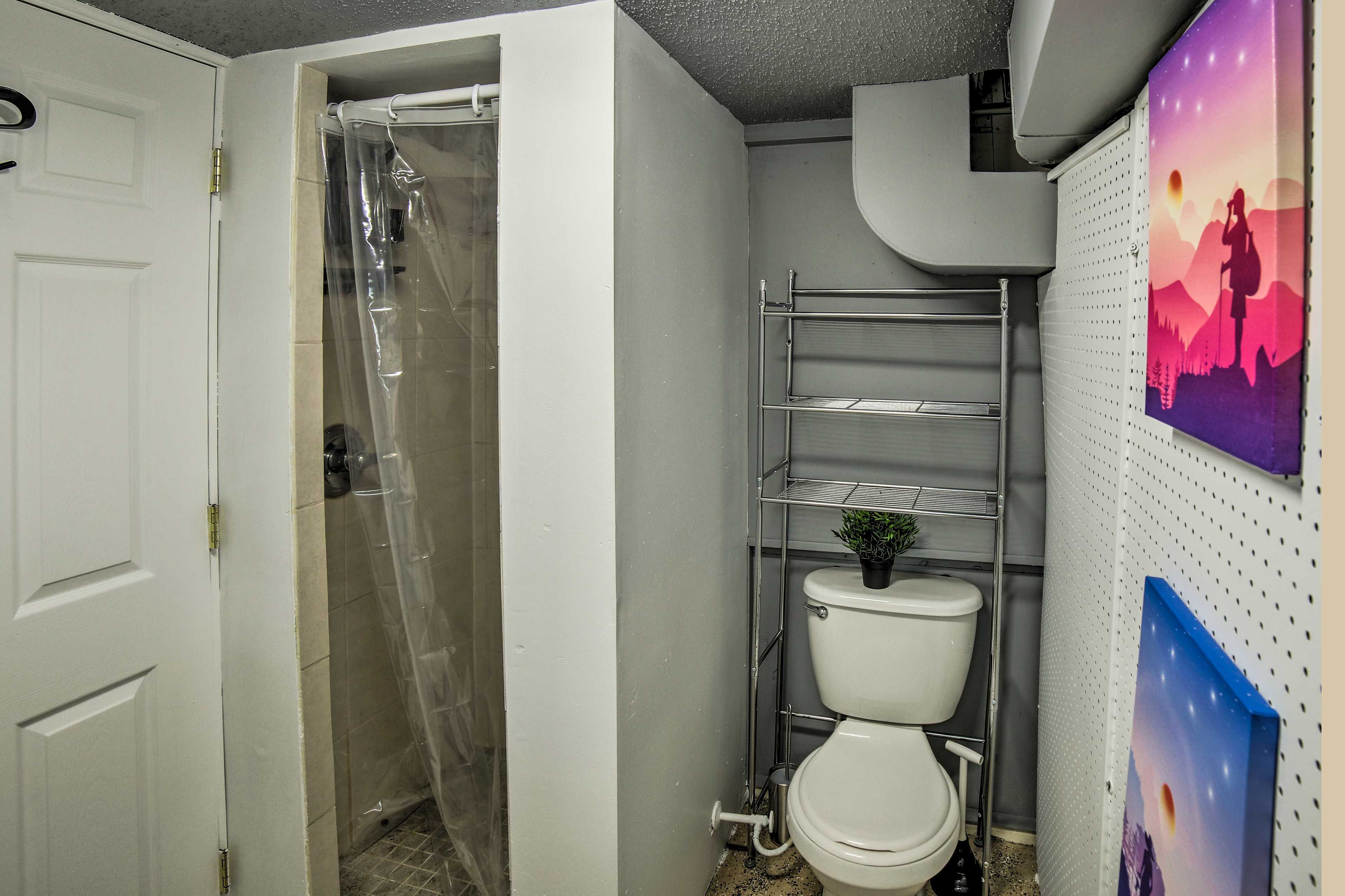 Bathroom | Towels Provided | Complimentary Toiletries | Hair Dryer