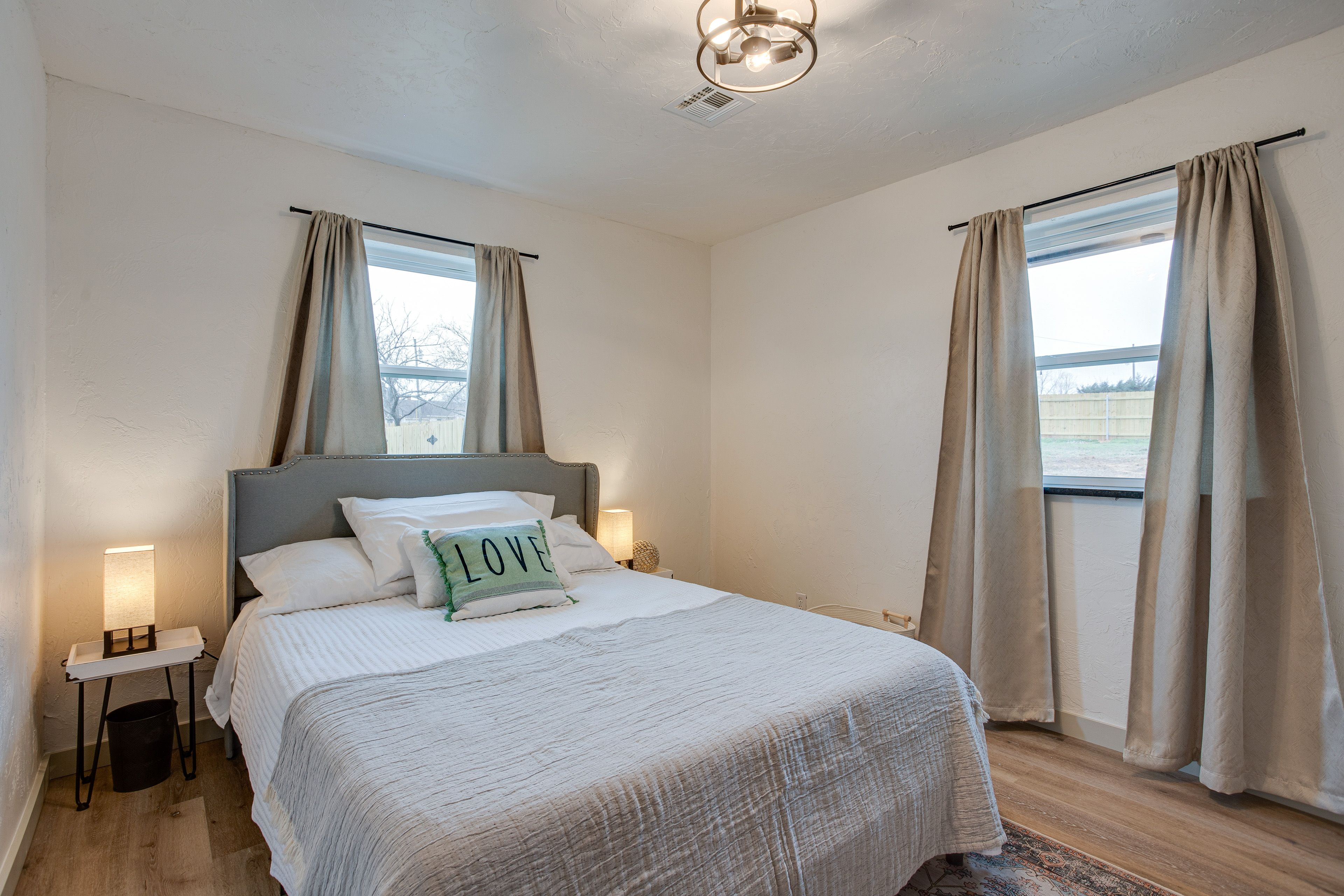 Bedroom 2 | Queen Bed | Smart TV