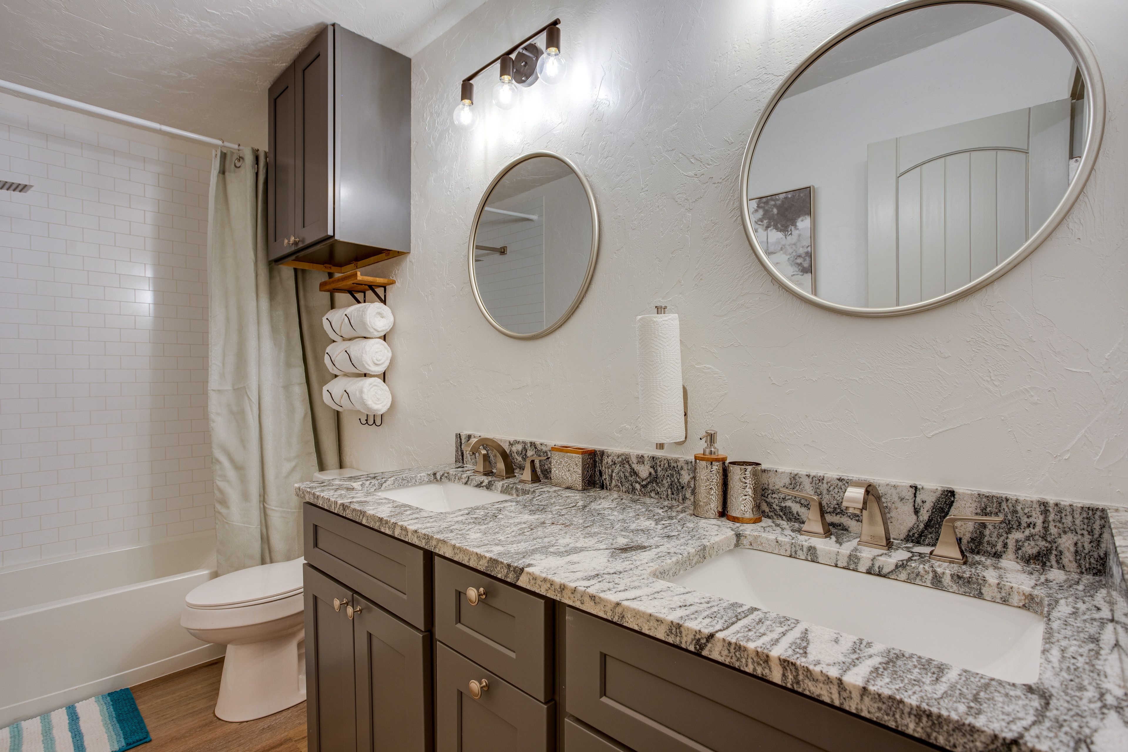 Full Bathroom