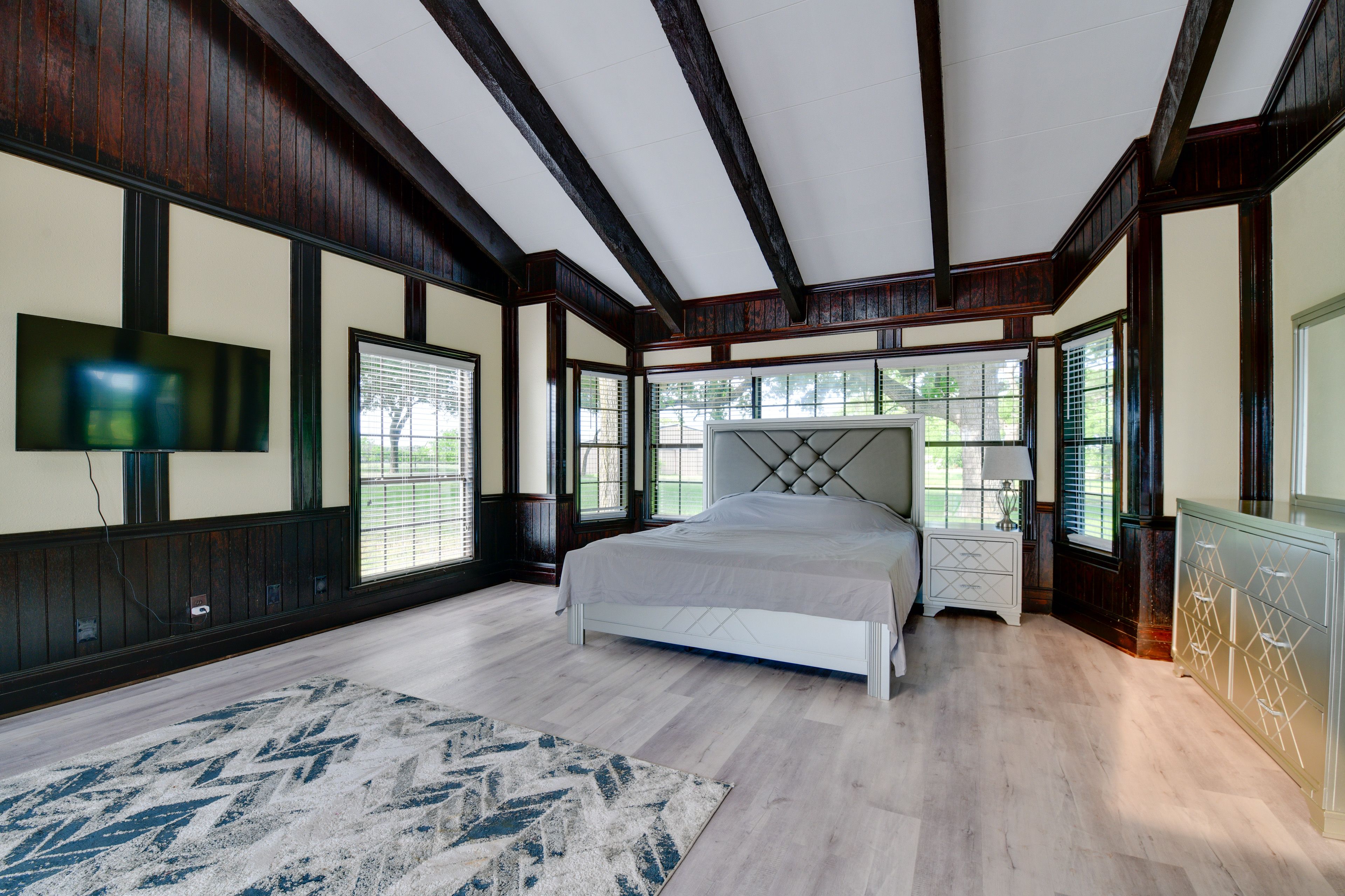 Bedroom 1 | King Bed | Main Level | Smart TV | Linens Provided