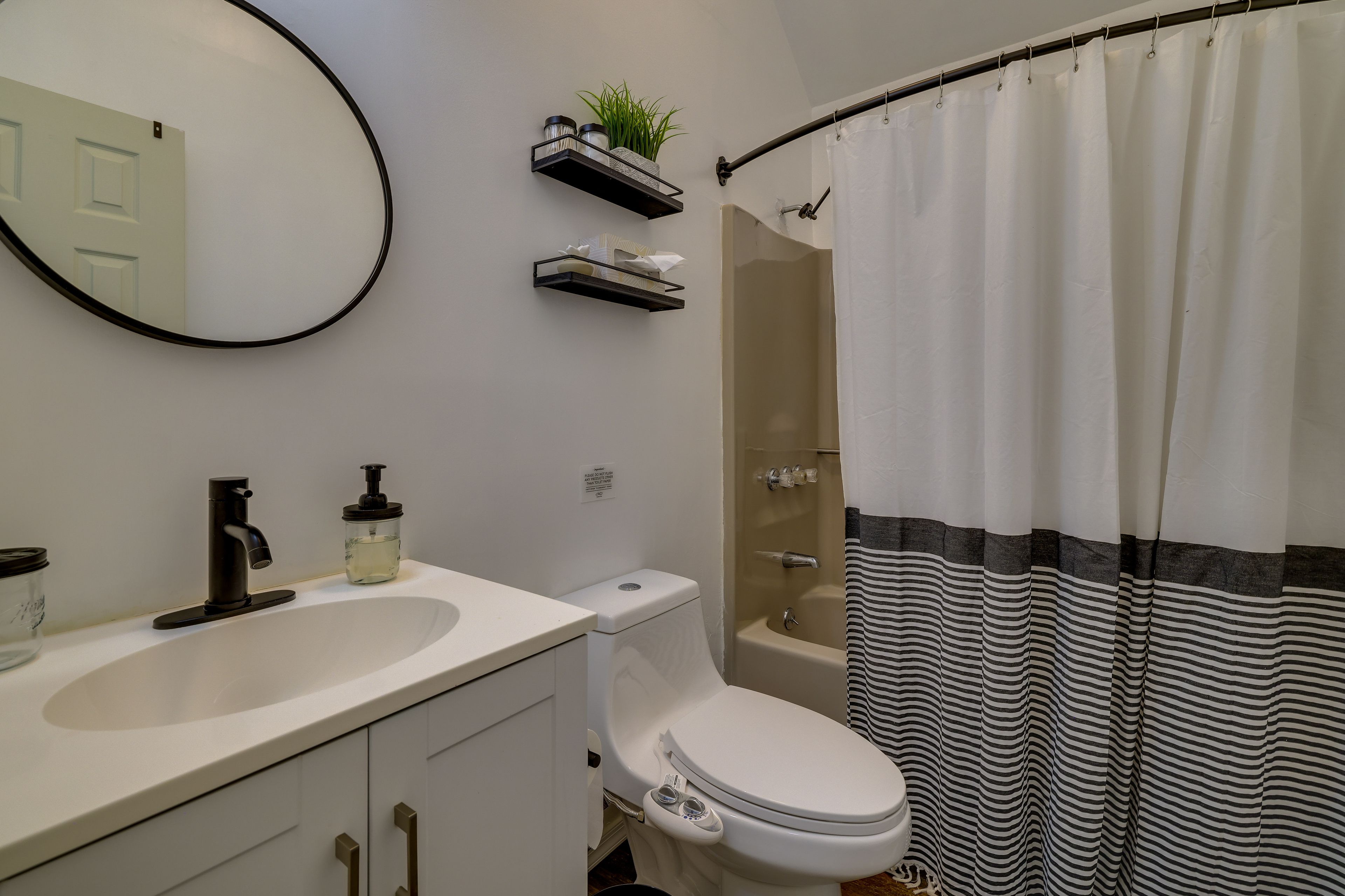 Full Bathroom | Hair Dryer
