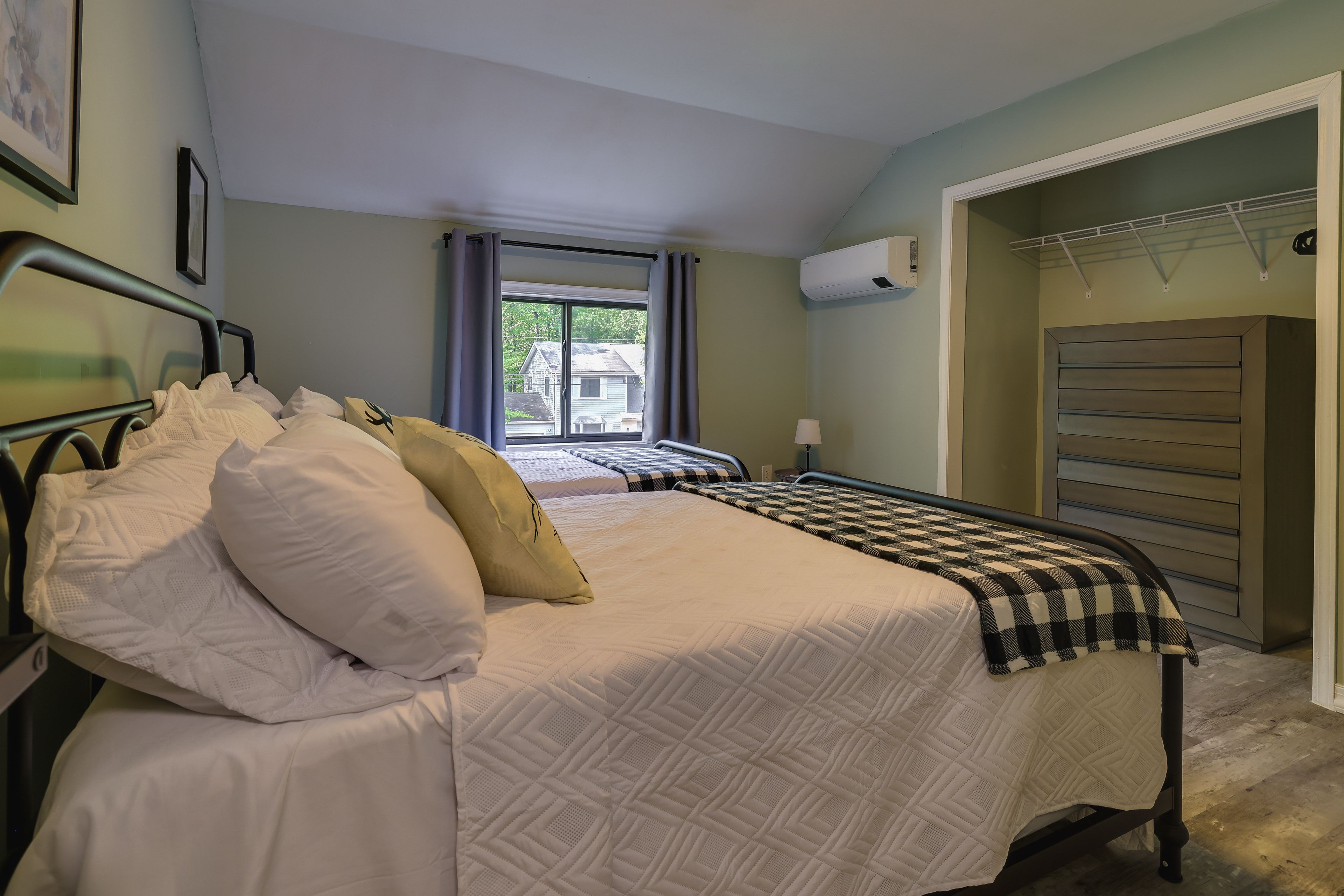 Bedroom 5 | Twin Bed | Full Bed