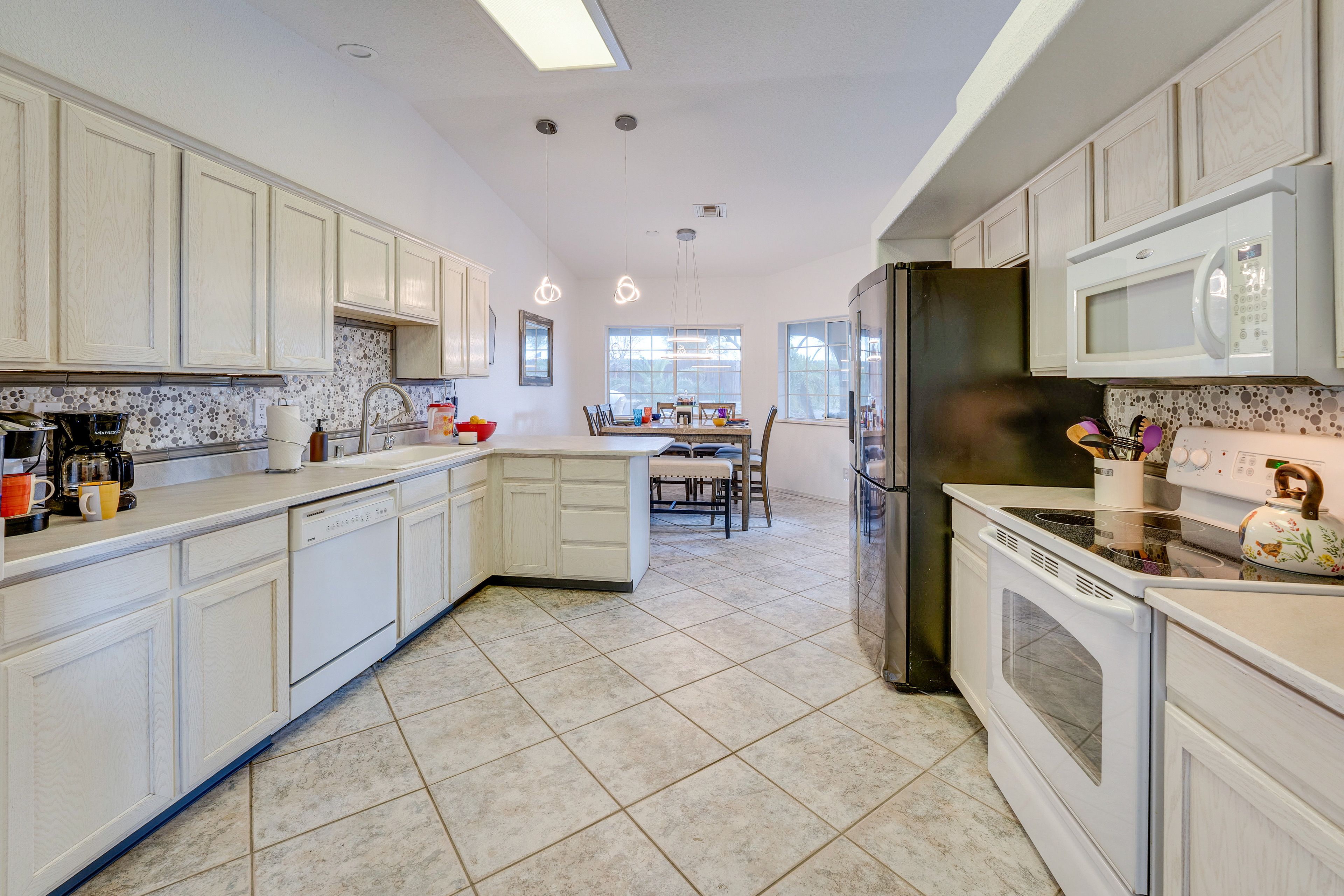 Kitchen | Drip & Keurig Coffee Makers | Toaster Oven | Tea Kettle | Smart TV