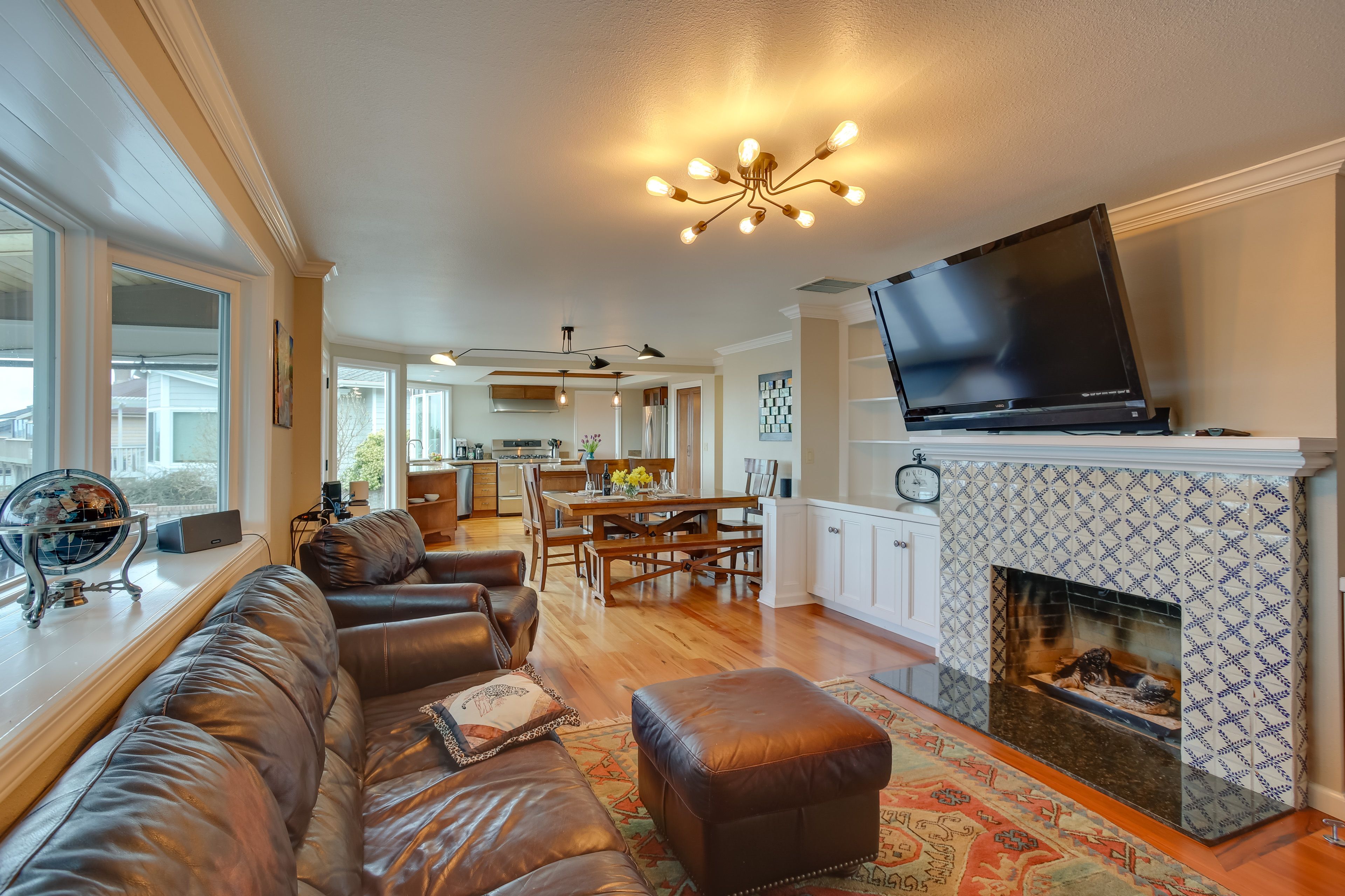 Living Room | Free WiFi | Central A/C