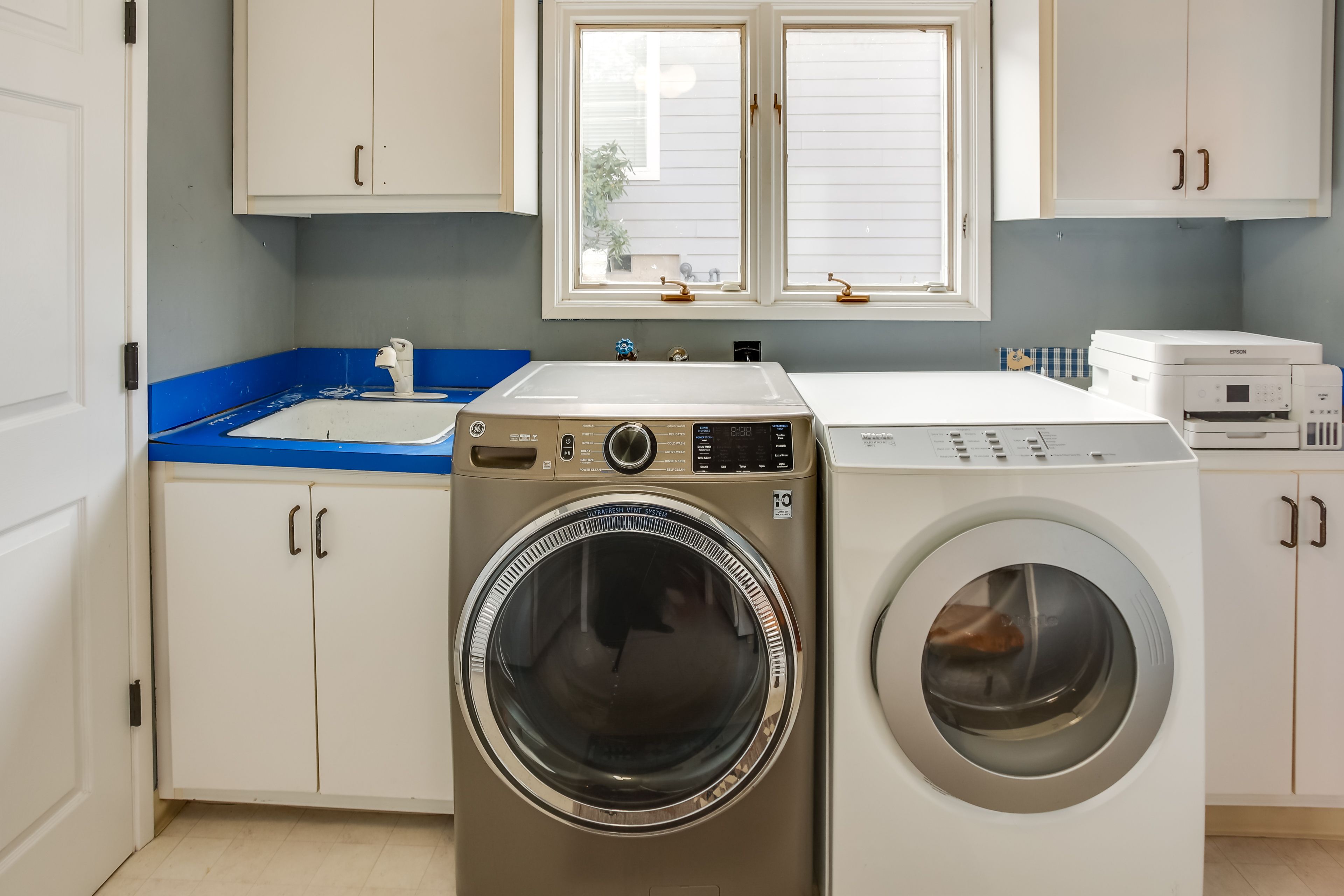 Laundry Area | Detergent Provided