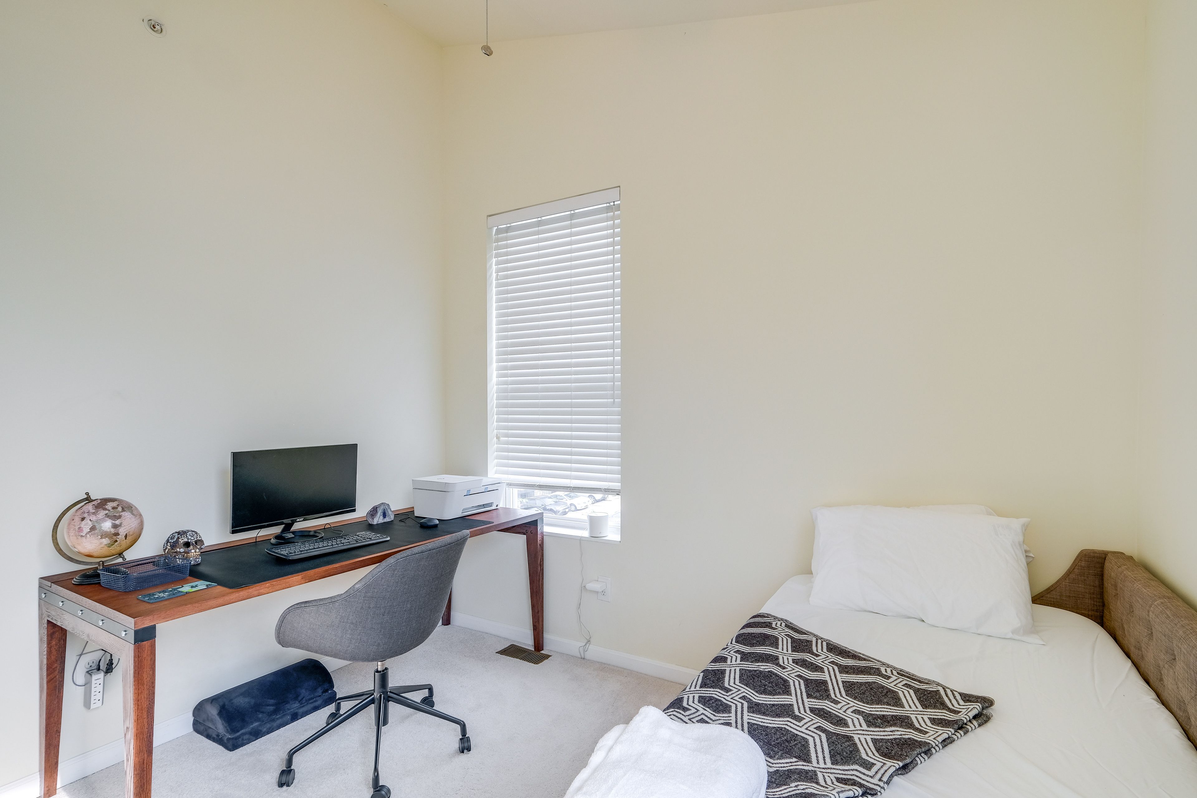 Bedroom 2 | 3rd Floor | Twin Daybed w/ Twin Trundle | Monitor & Printer
