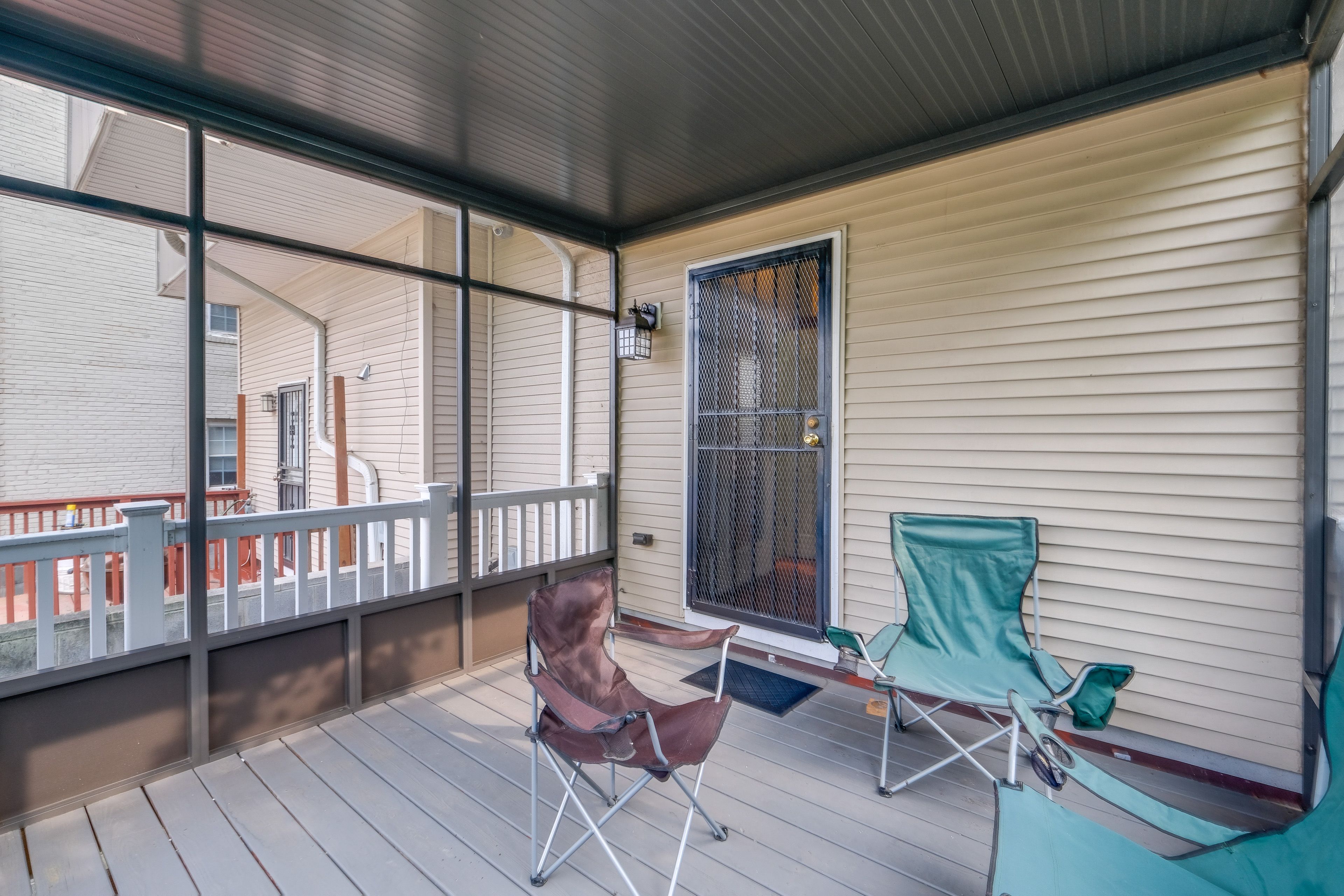 Screened-In Deck