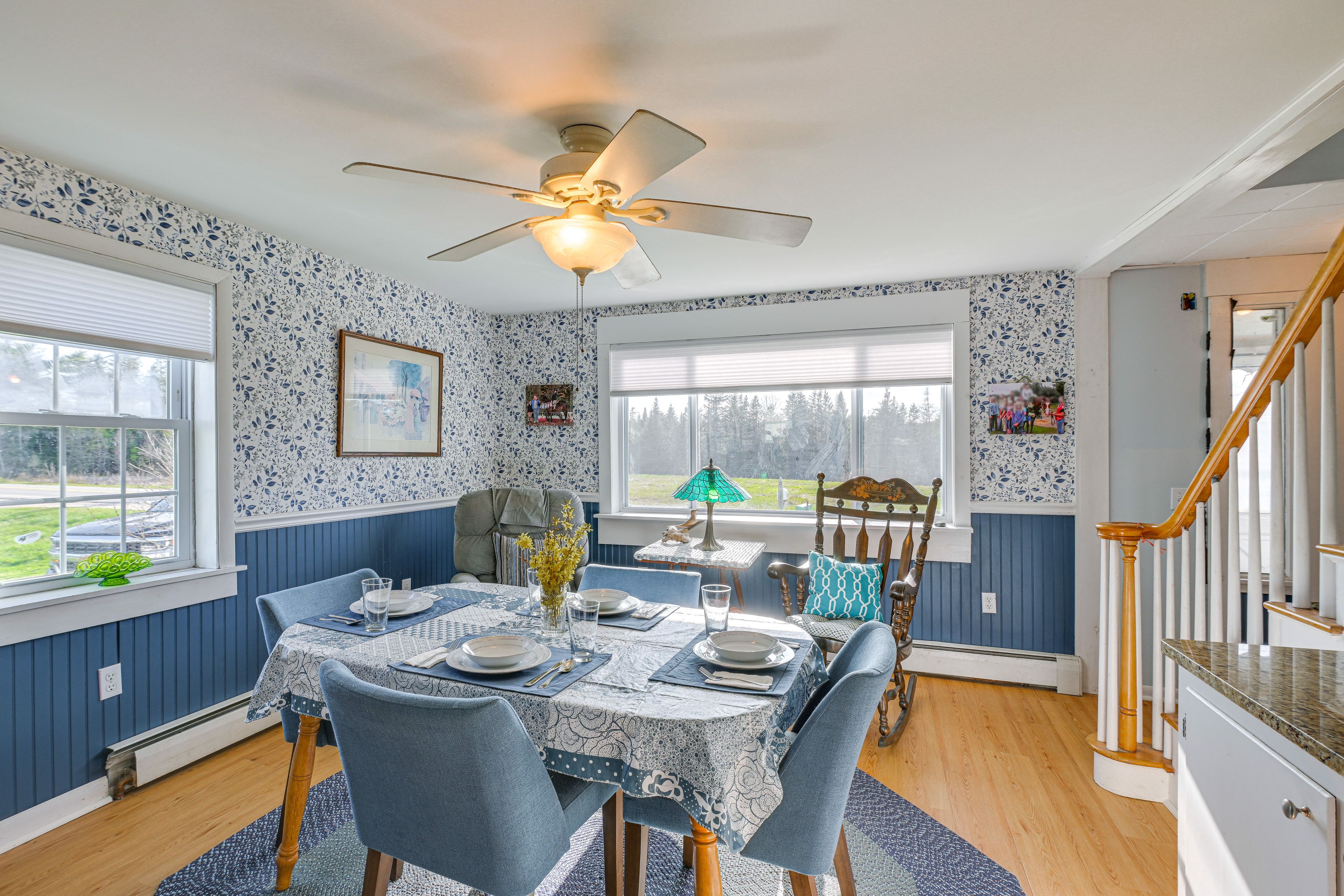 Dining Area | Dishware/Flatware Provided | 1st Floor