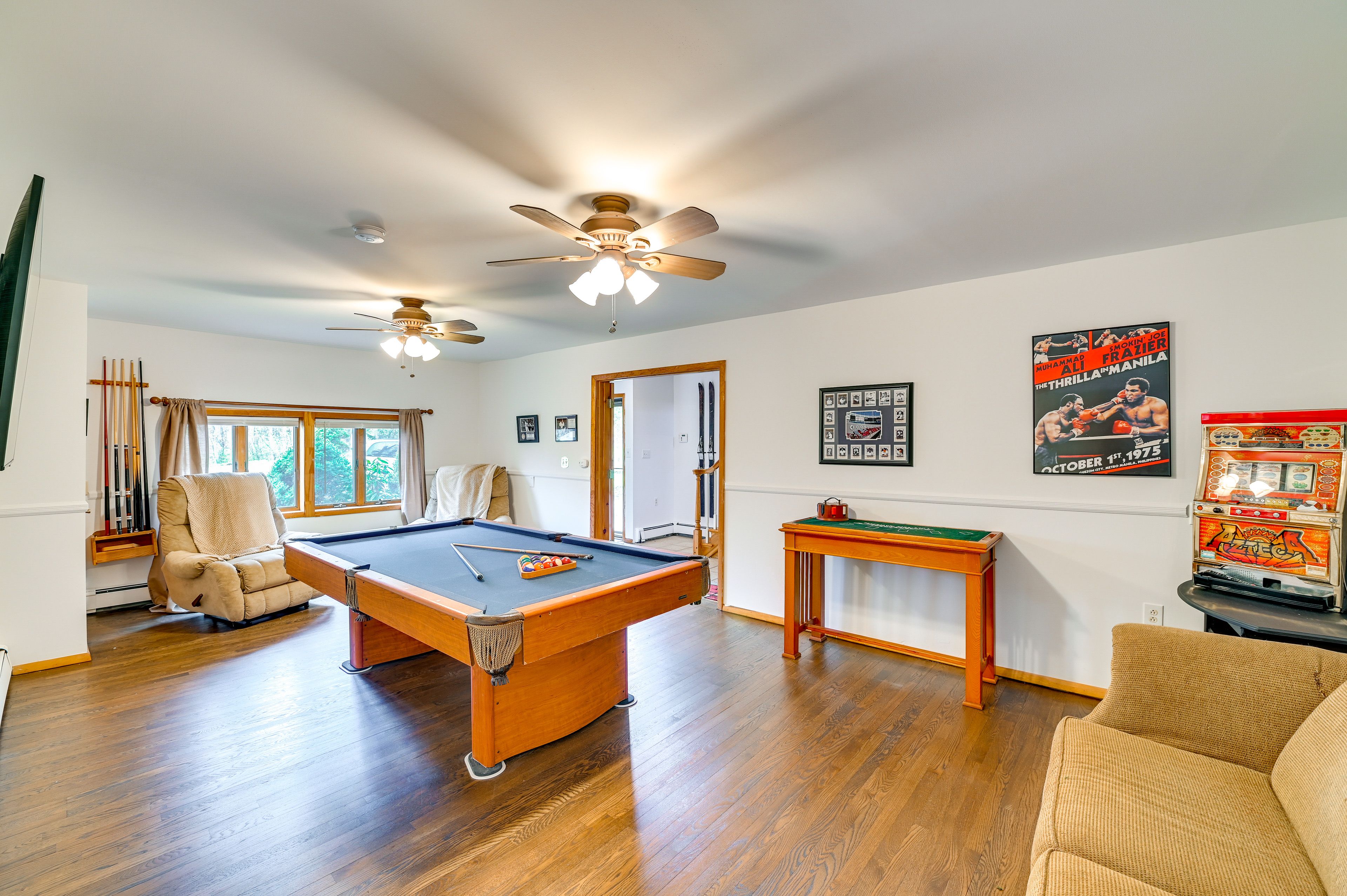 Game Room | Pool Table | Blackjack Table & Poker Set | Board Games