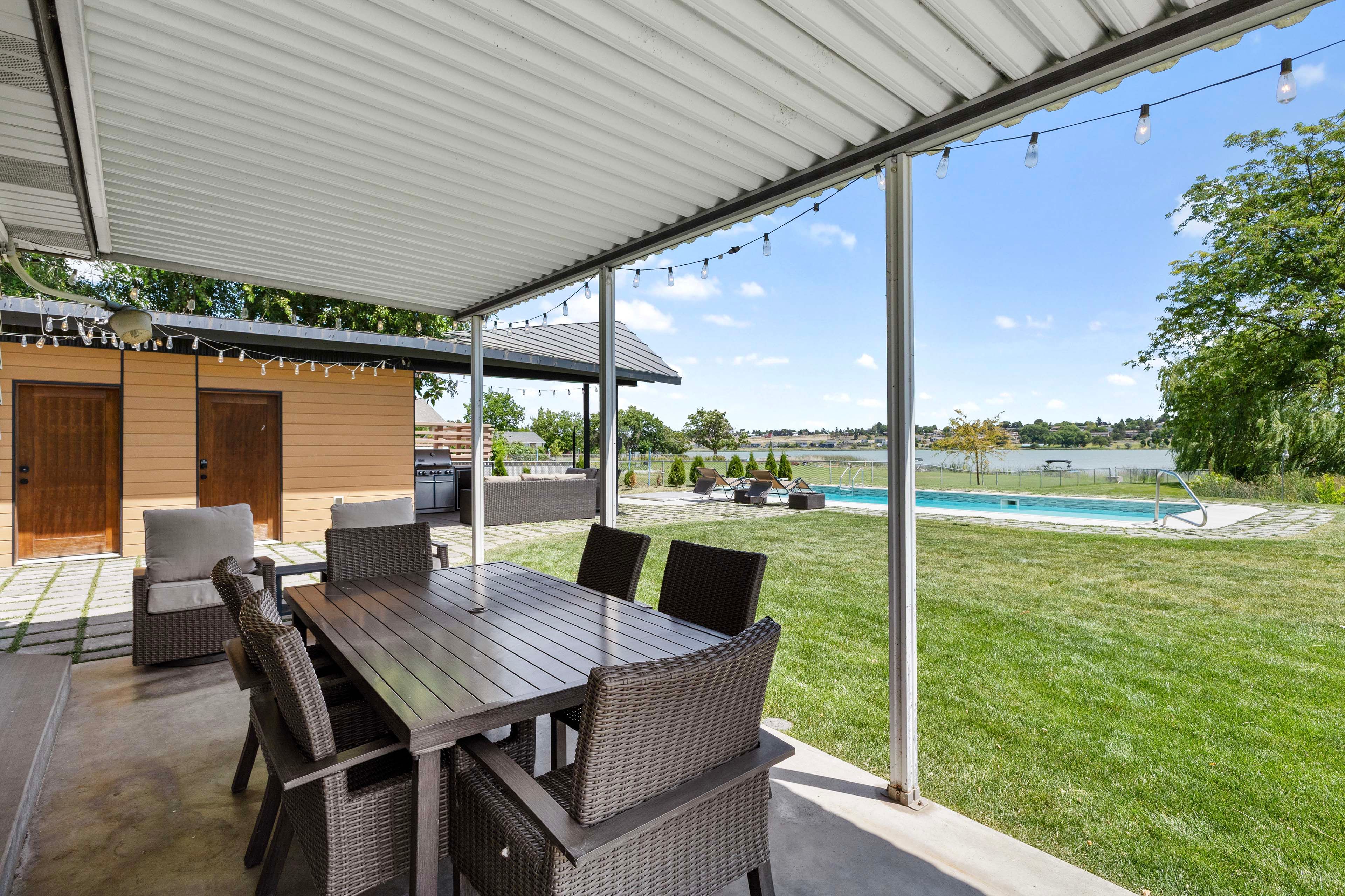 Covered Patio | Outdoor Seating