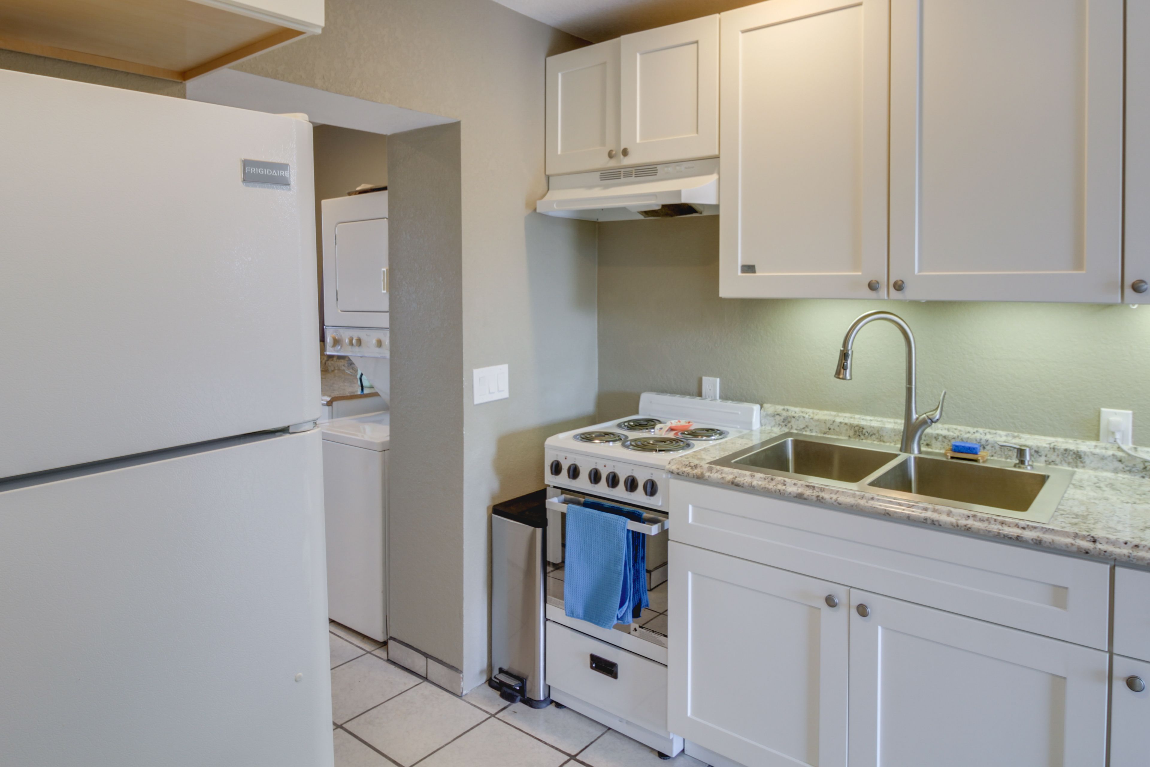 Studio | Kitchen | Main Level | Cooking Basics | Spices | Toaster Oven