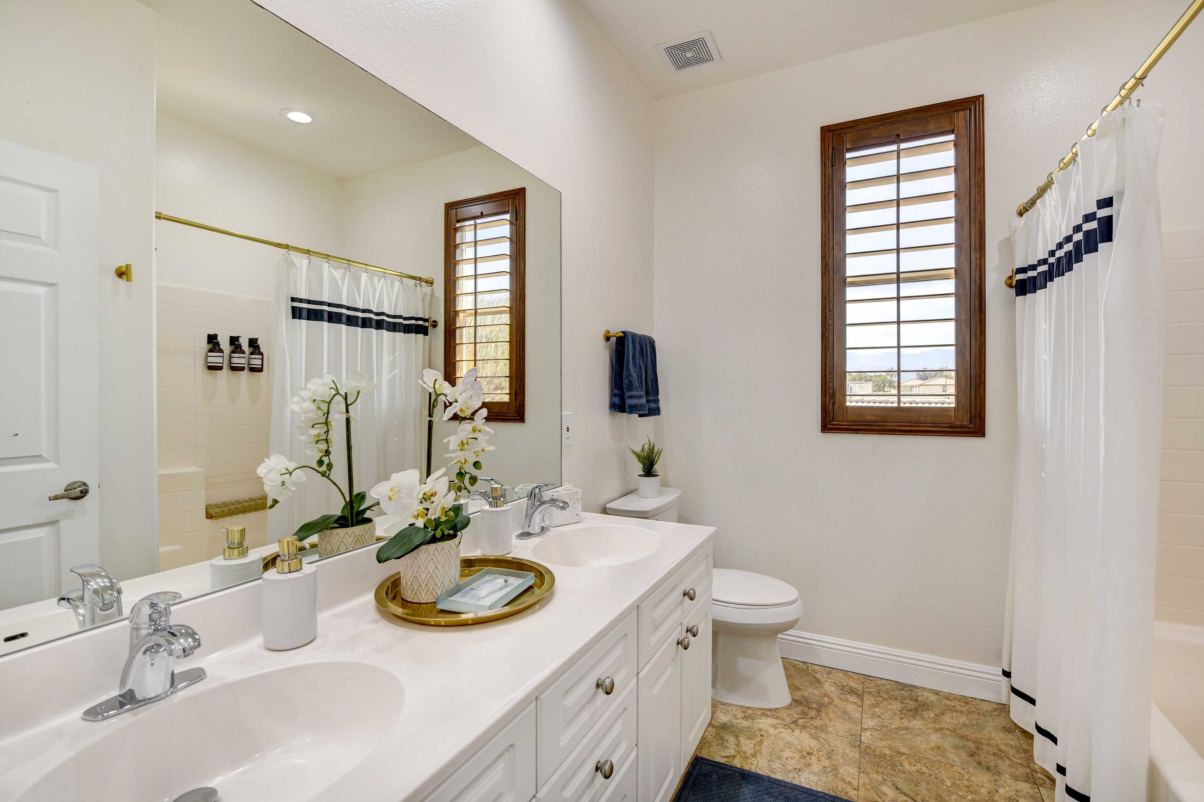 Full Bathroom | 2nd Floor | Hair Dryer
