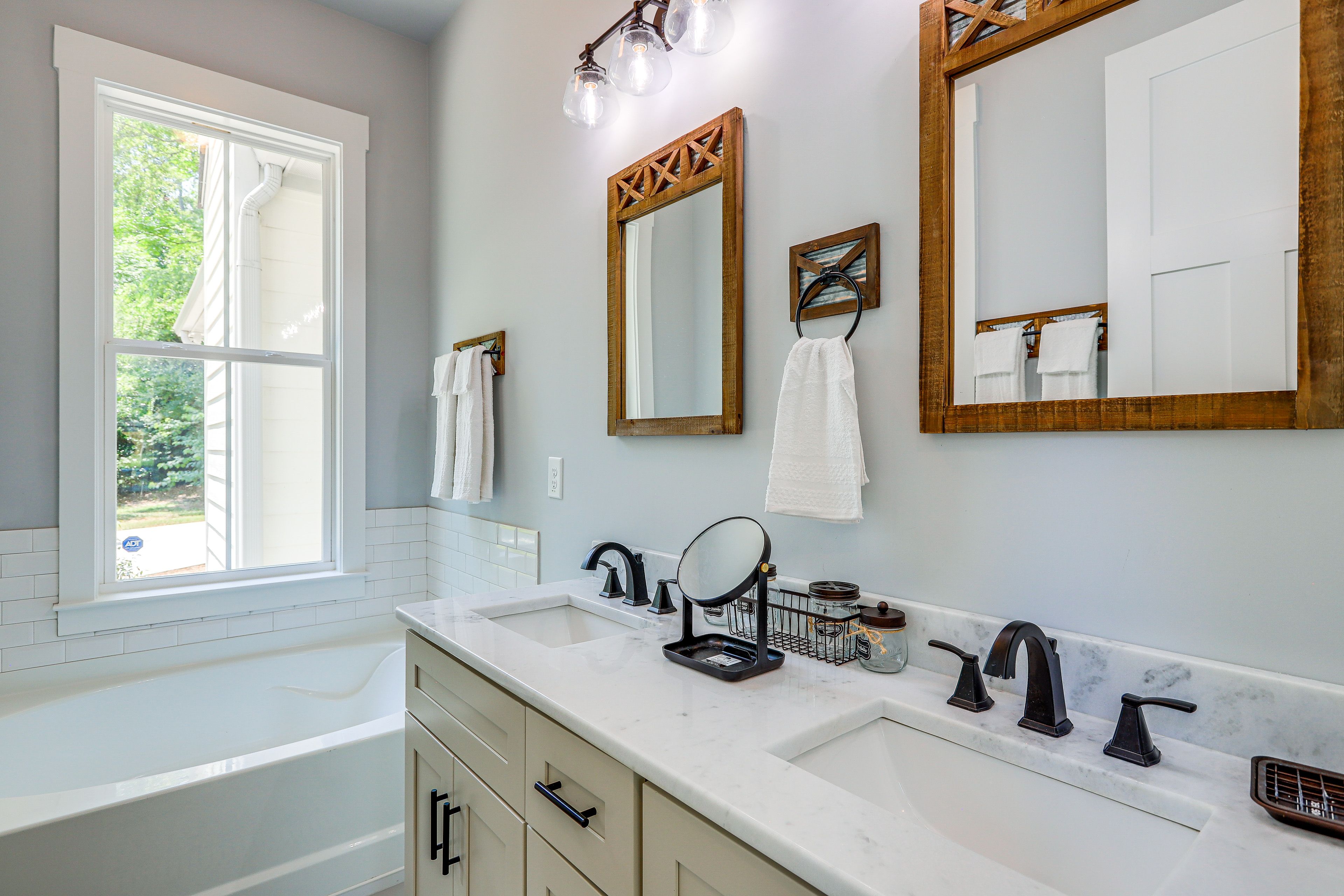 En-Suite Bathroom | Complimentary Toiletries