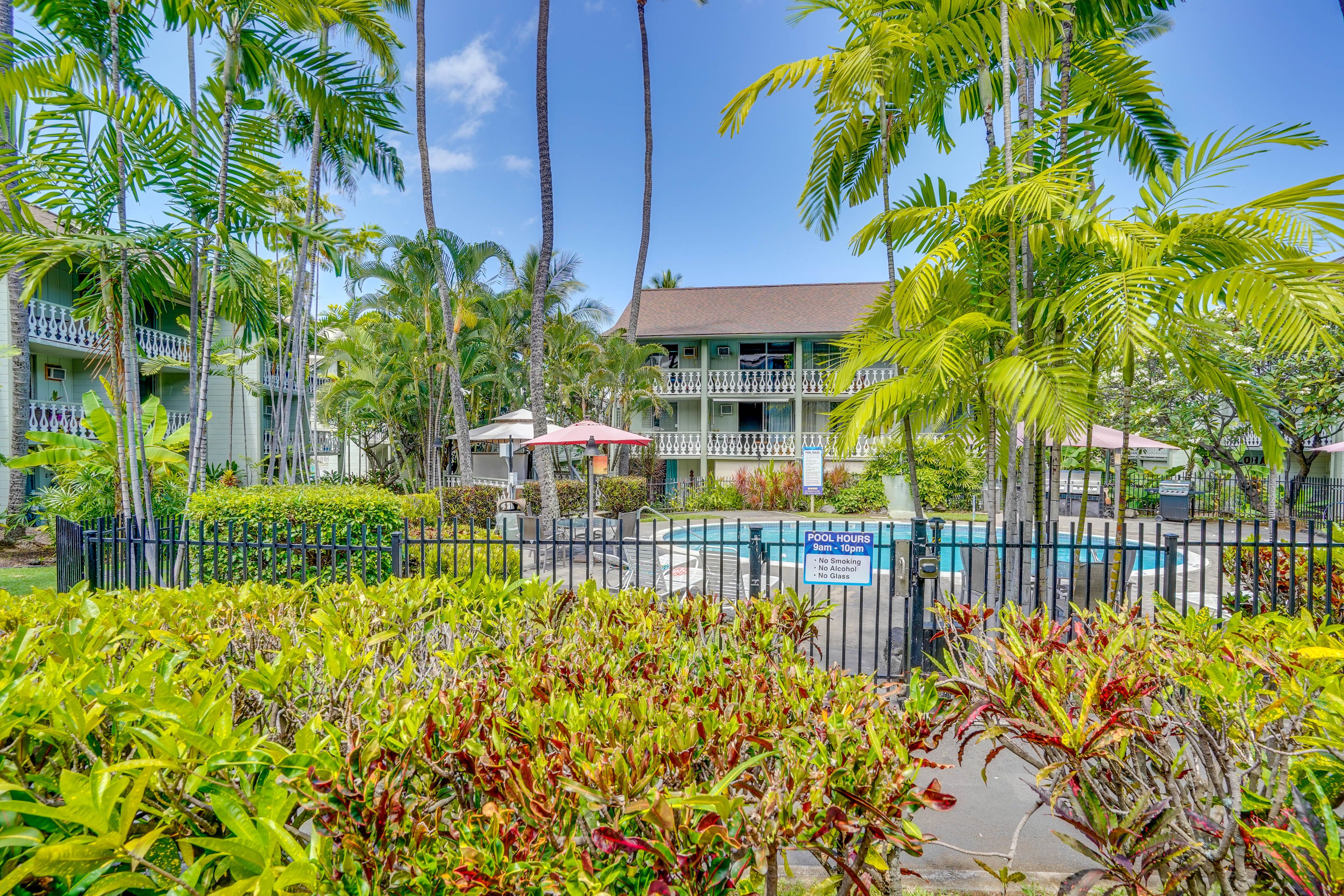 Community Amenities | Outdoor Pool