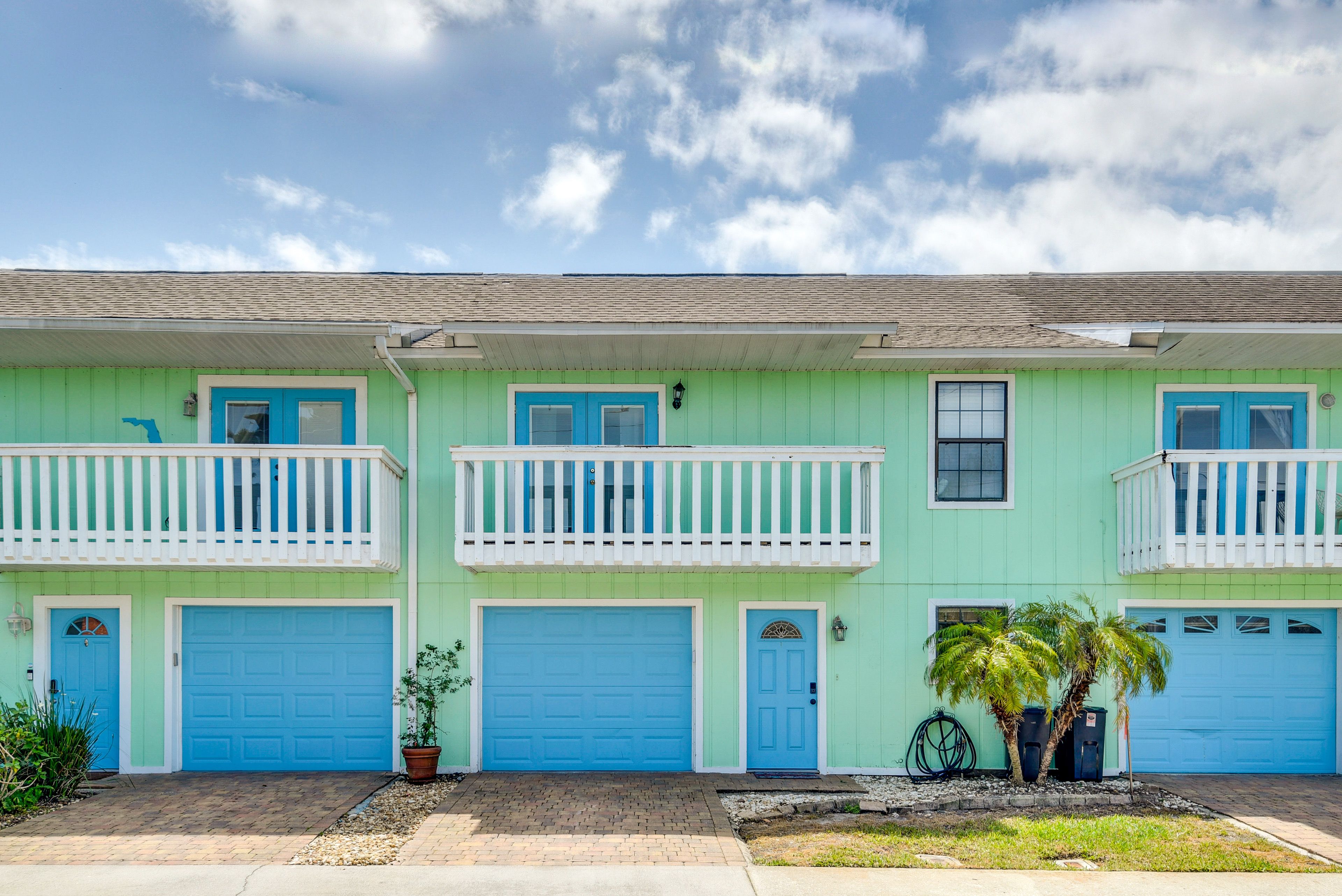 Property Exterior | Free Street Parking