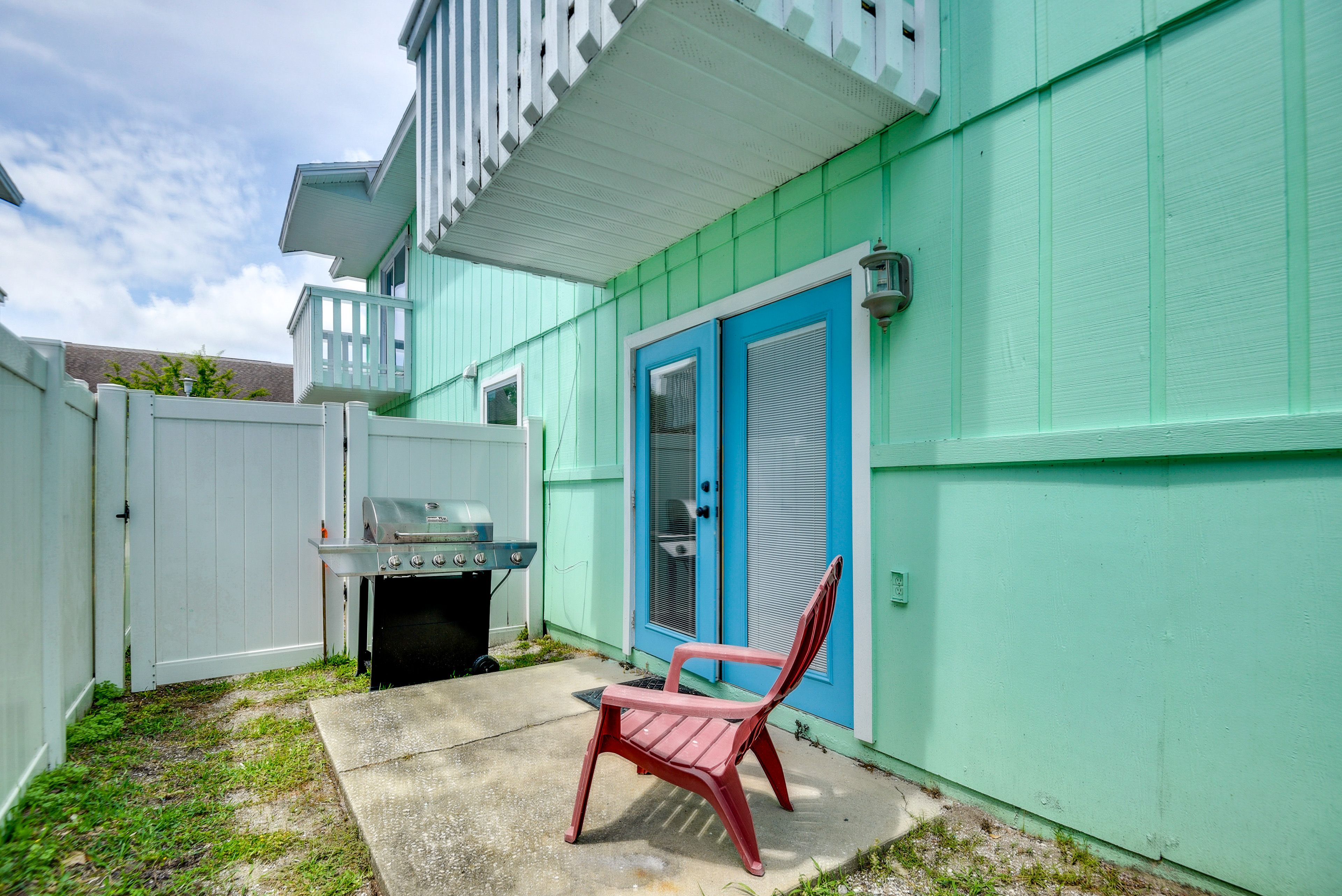 Private Patio | Gas Grill (Propane Provided)