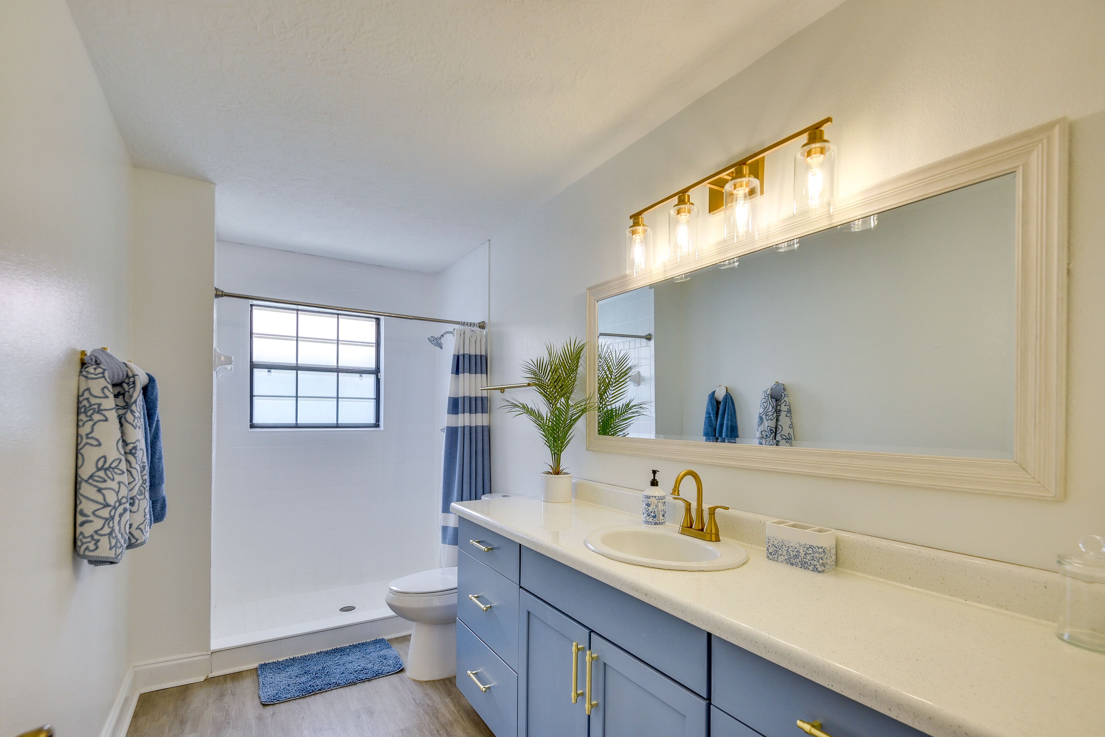 En-Suite Bathroom | 2nd Floor