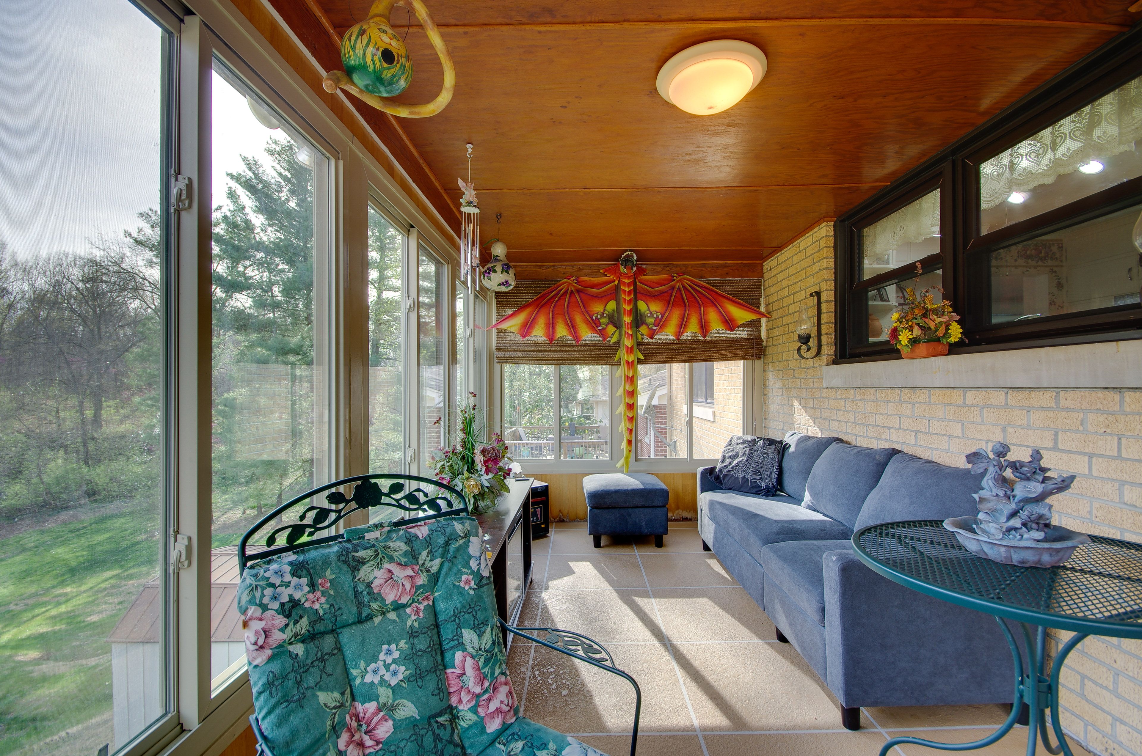 Sunroom | Seating & Dining