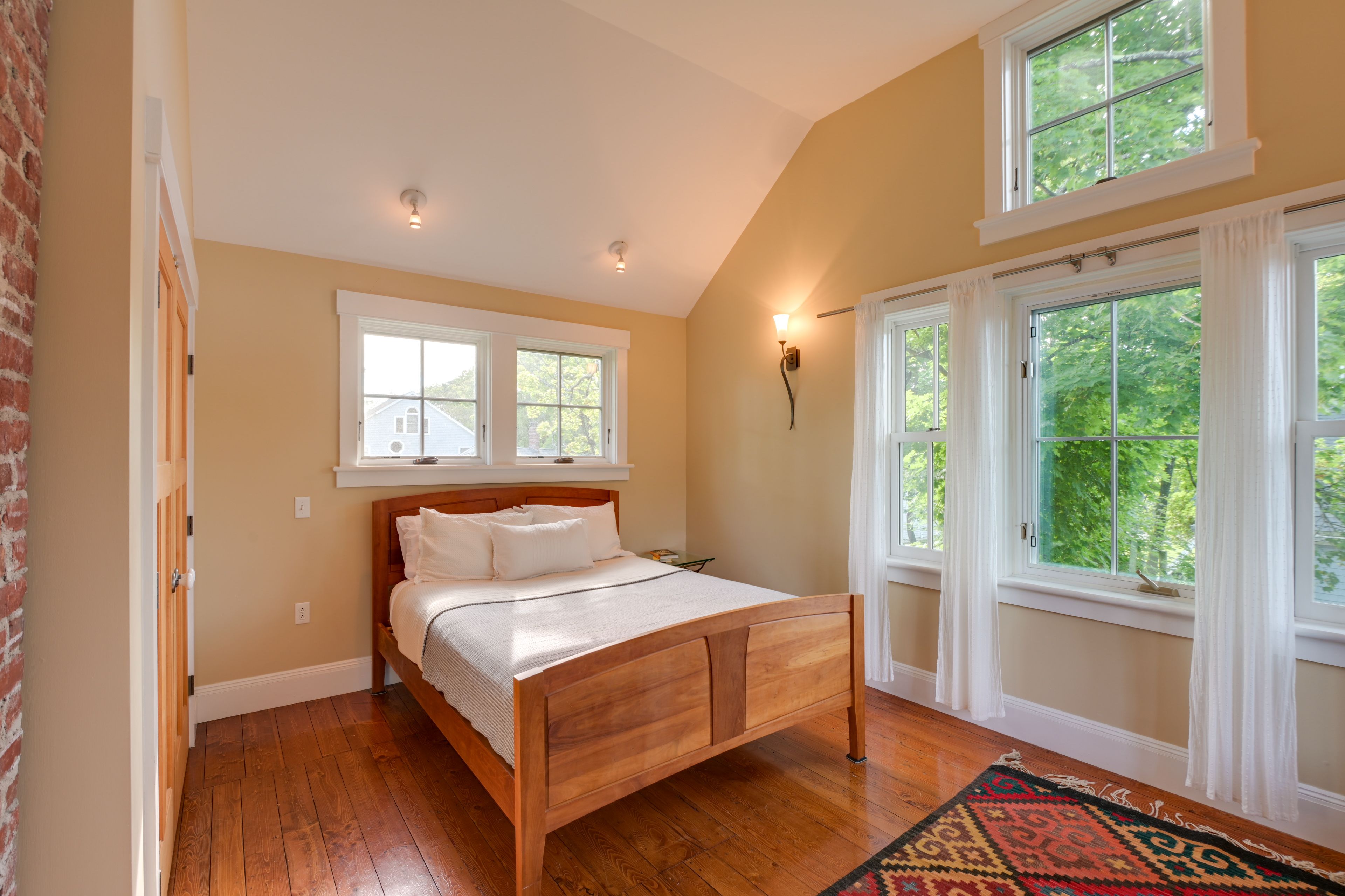 Bedroom 1 | Queen Bed | Linens Provided