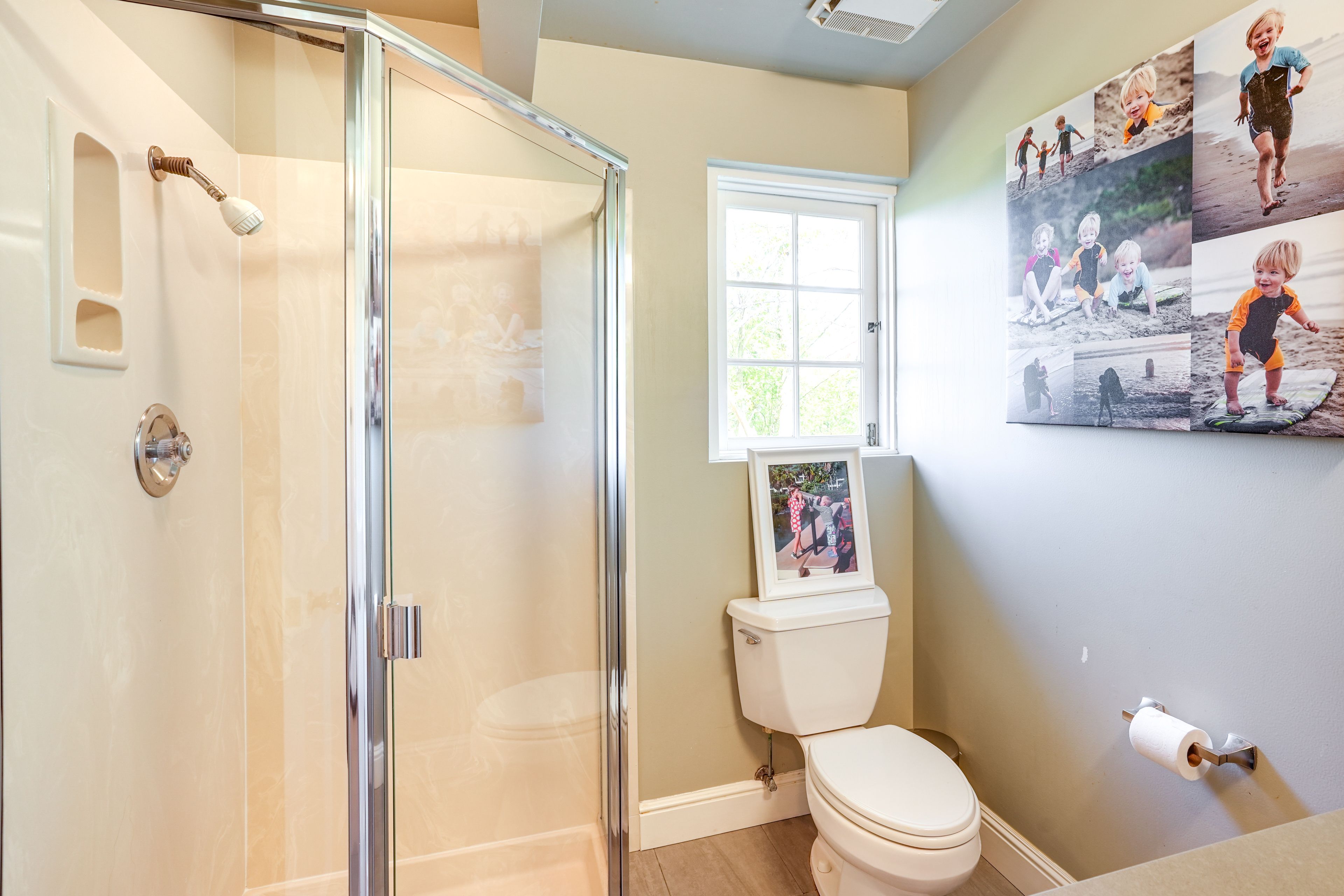 Full Bathroom | Complimentary Toiletries
