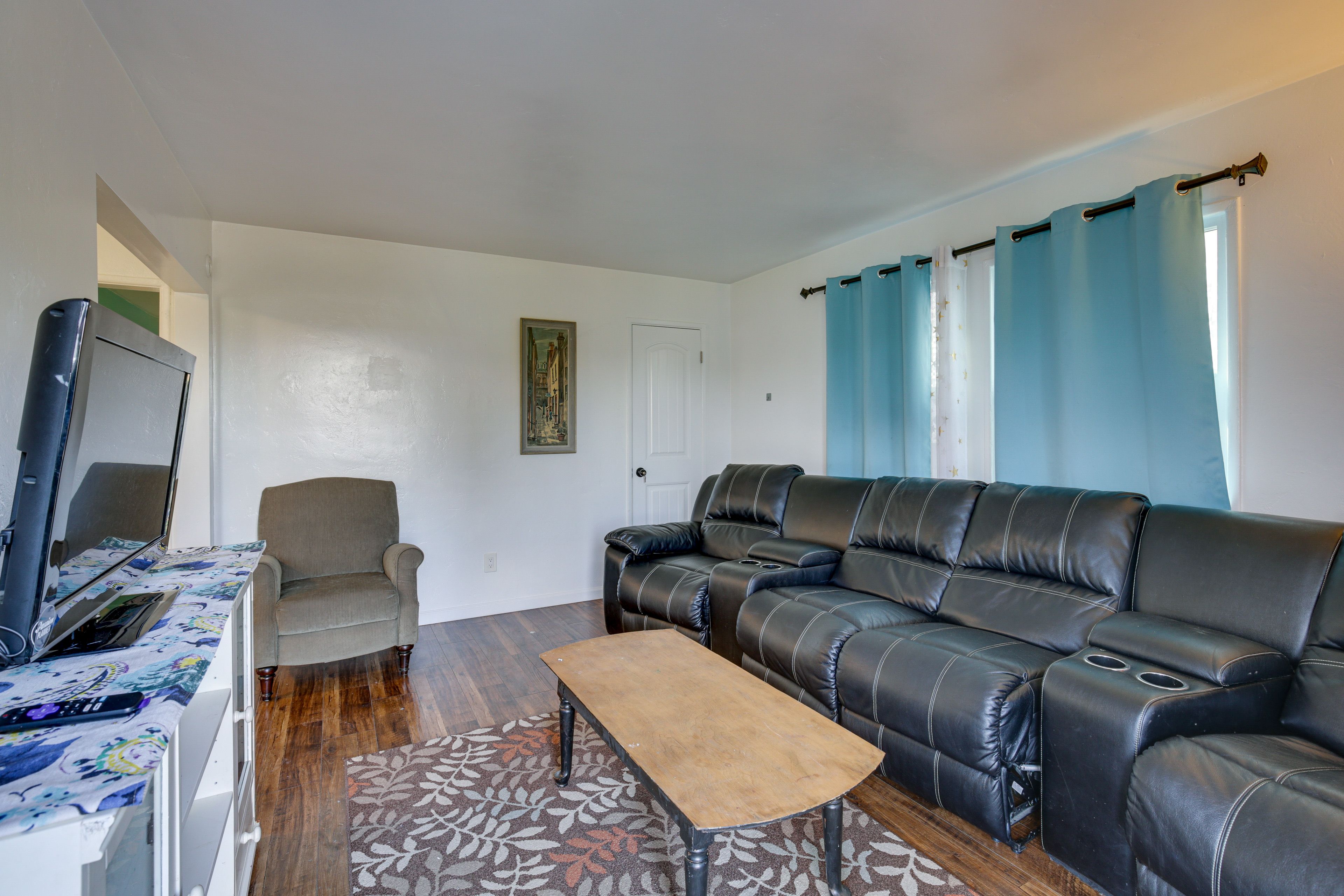 San Diego Vacation Rental | 3BR | 1BA | 936 Sq Ft | Stairs to Access