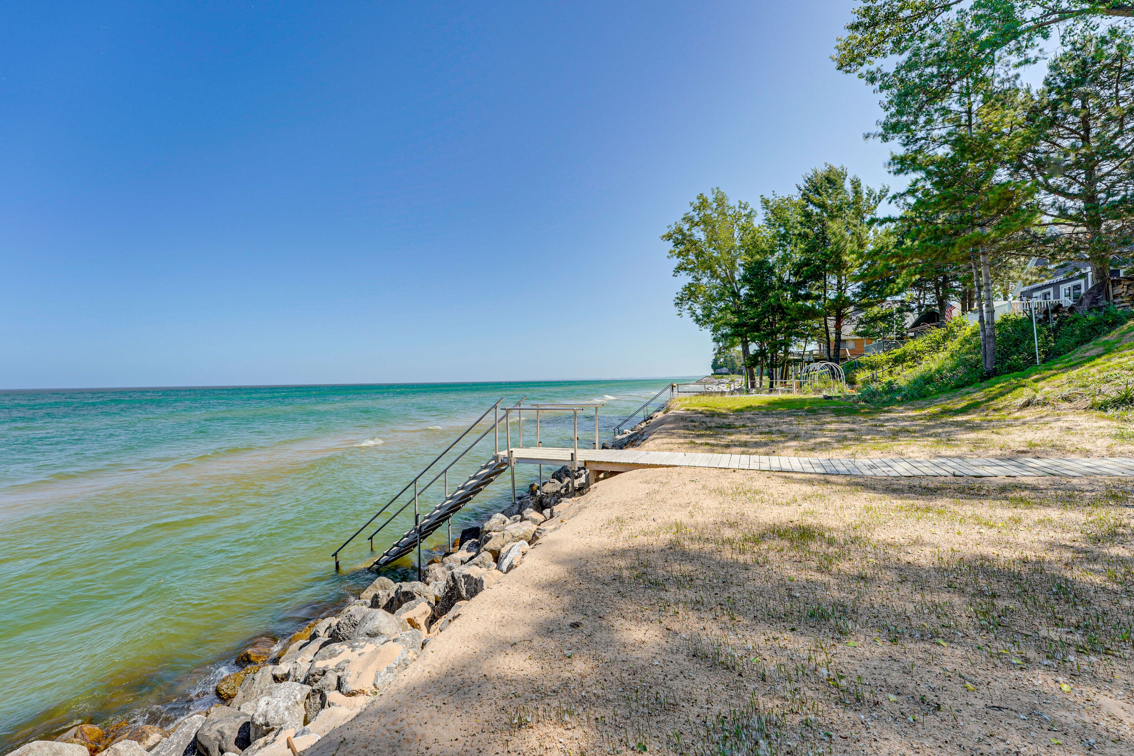 Private Beach Access | Free WiFi