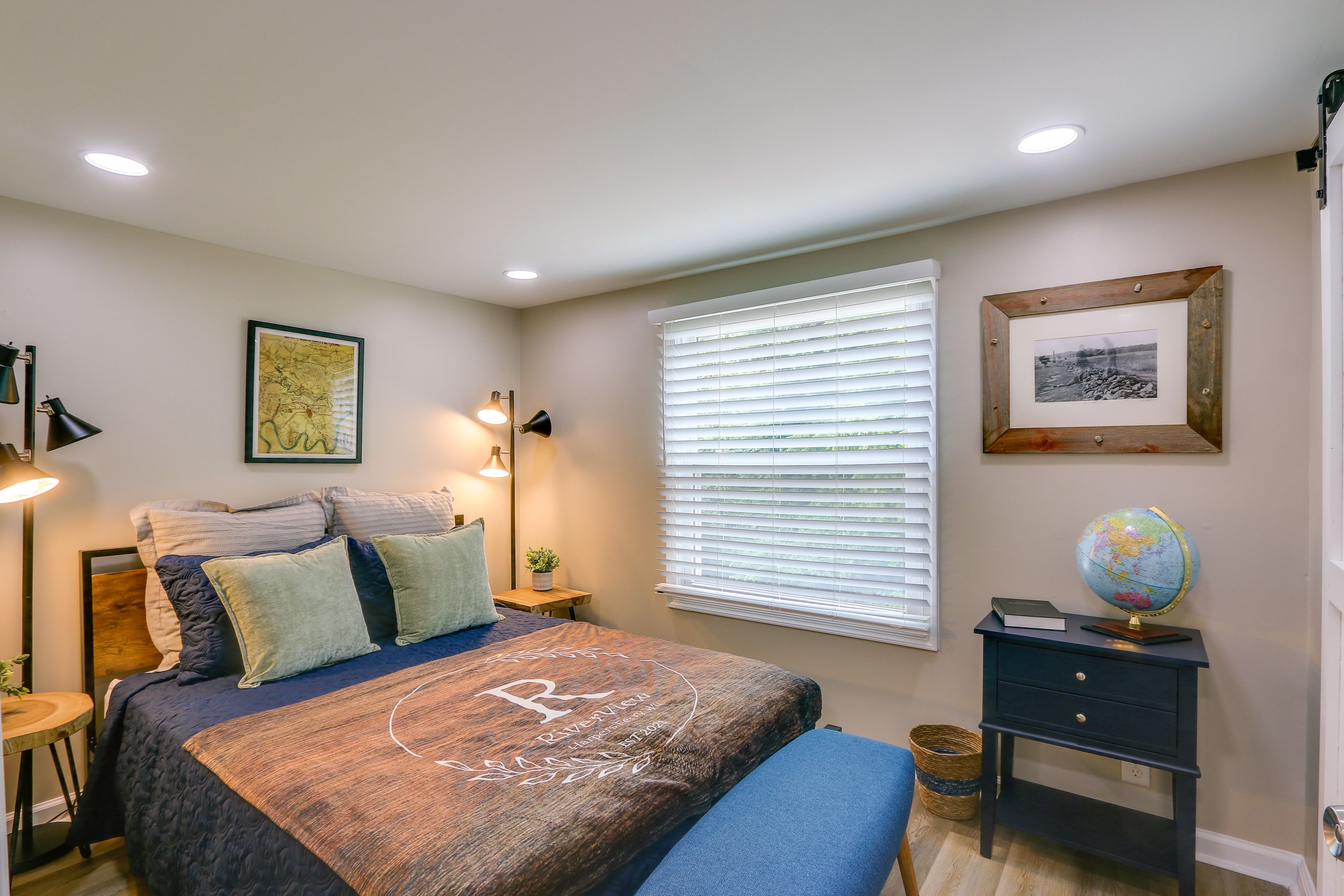 Bedroom 2 | Queen Bed