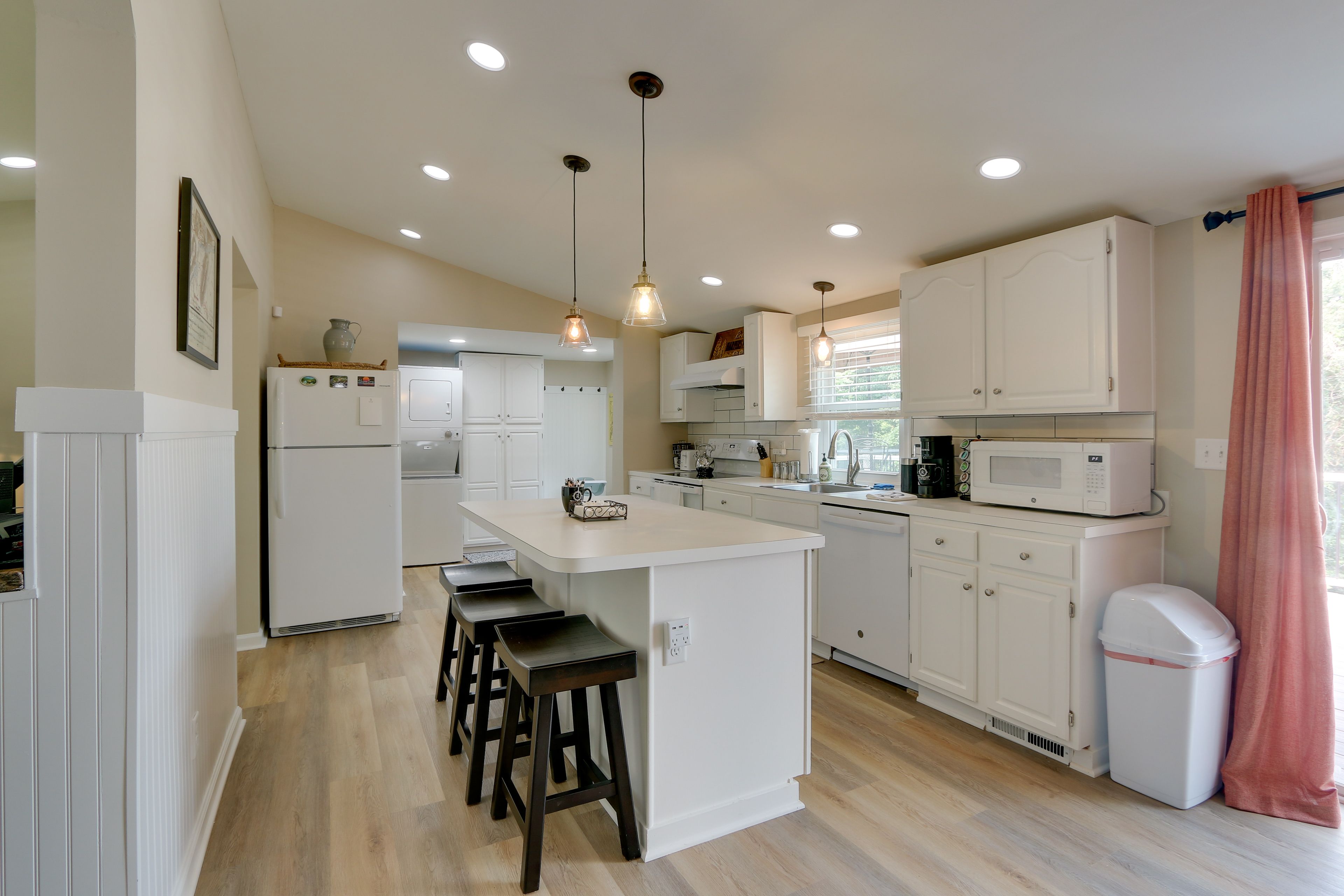 Kitchen | Keurig Coffee Maker & K-cups