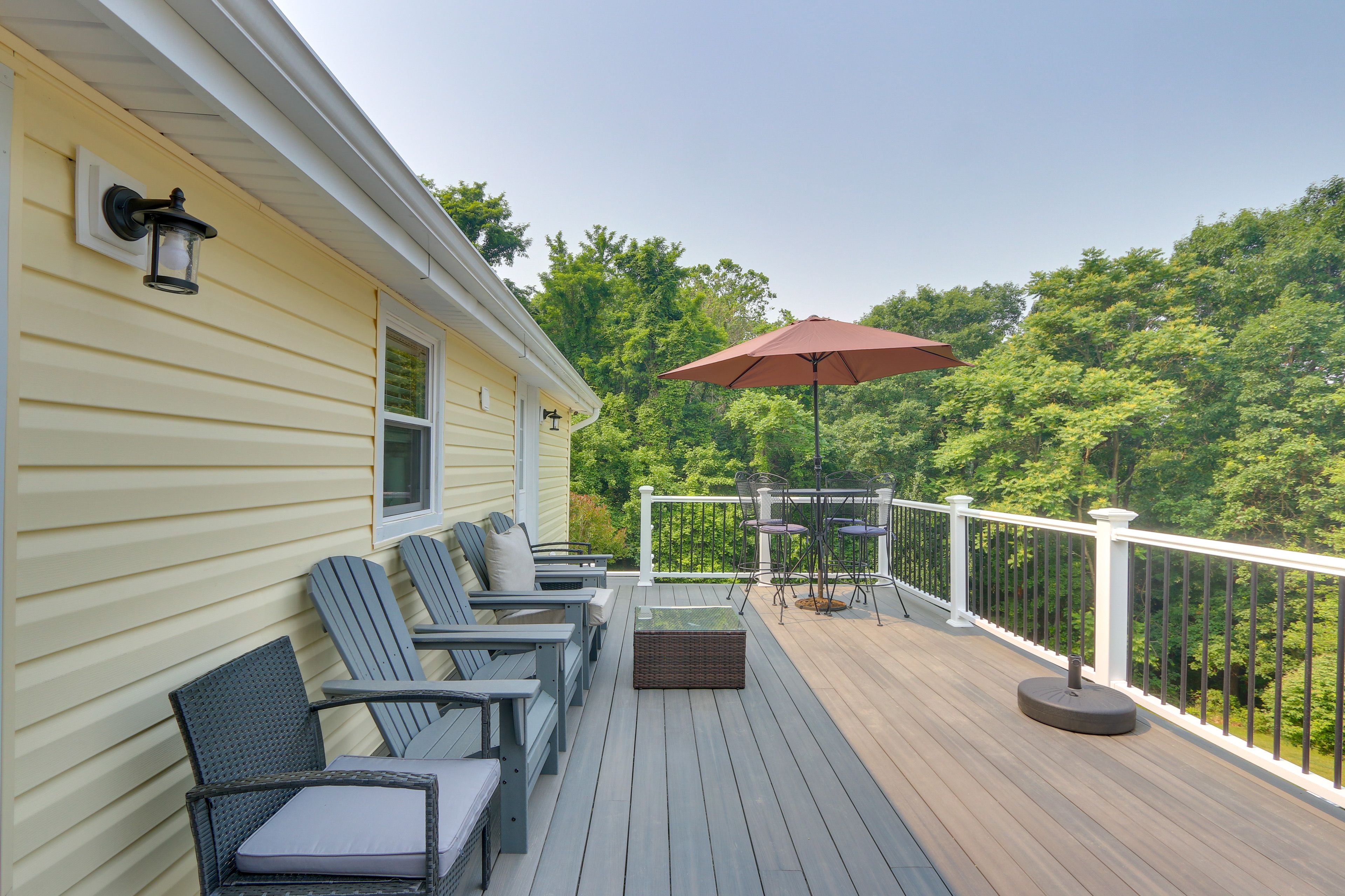 Deck | Hot Tub