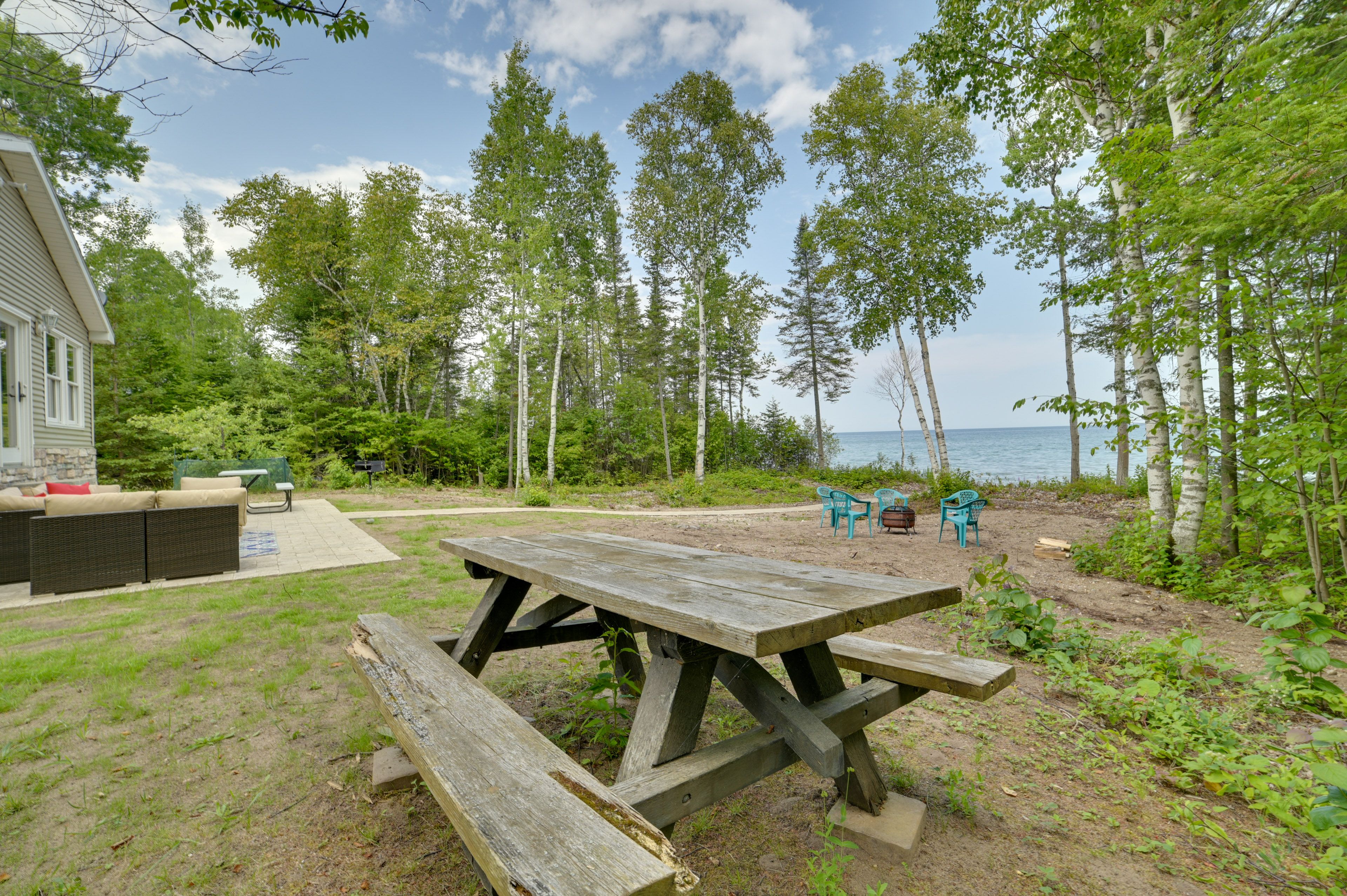 Picnic Table | Fire Pit
