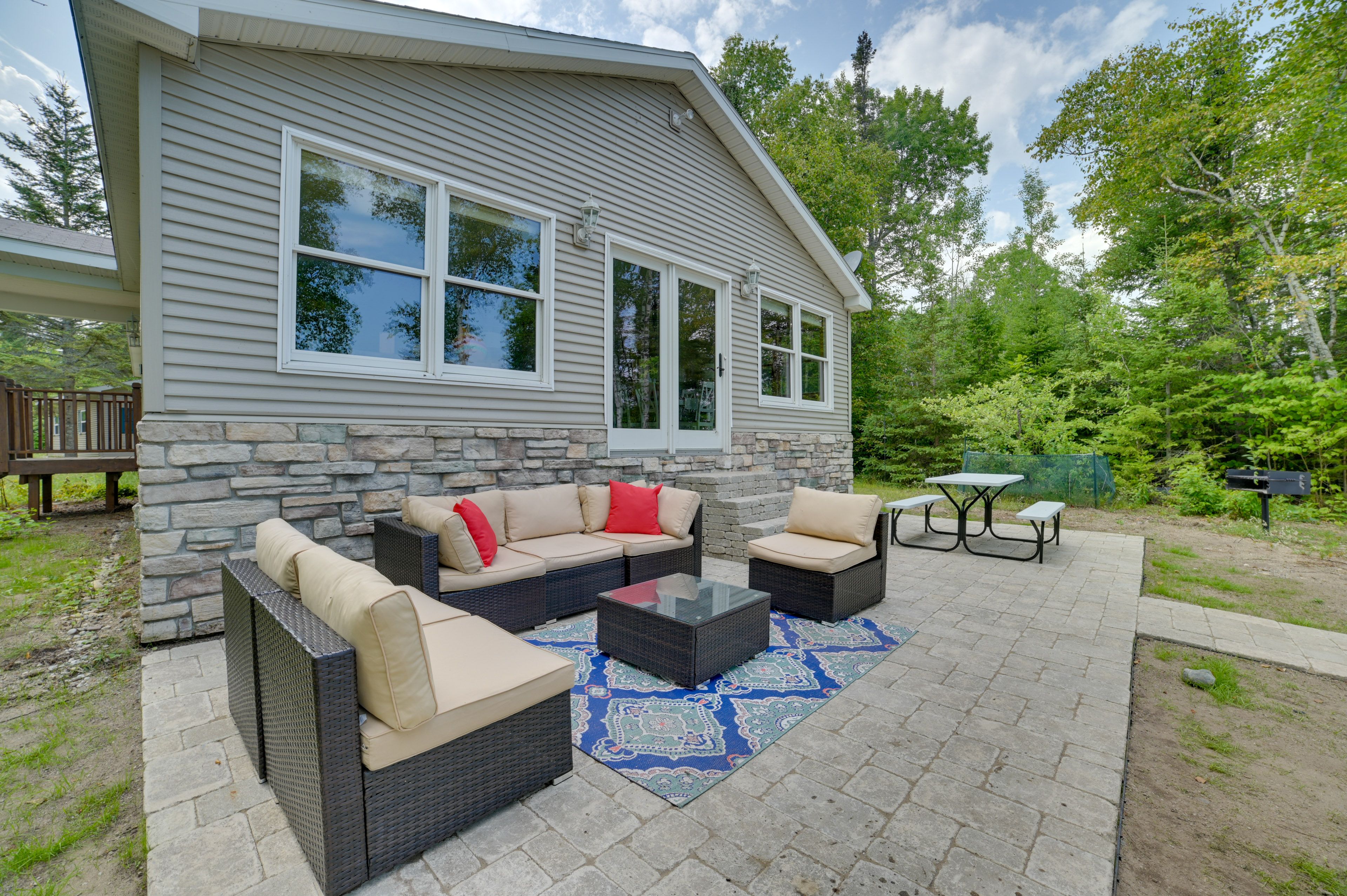 Furnished Patio